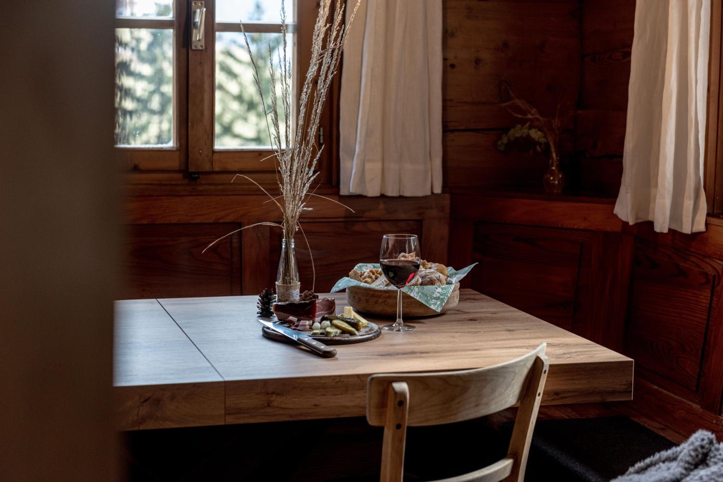 Chalet Laugenblick Alpine Luxury with Hot Tub and Sauna