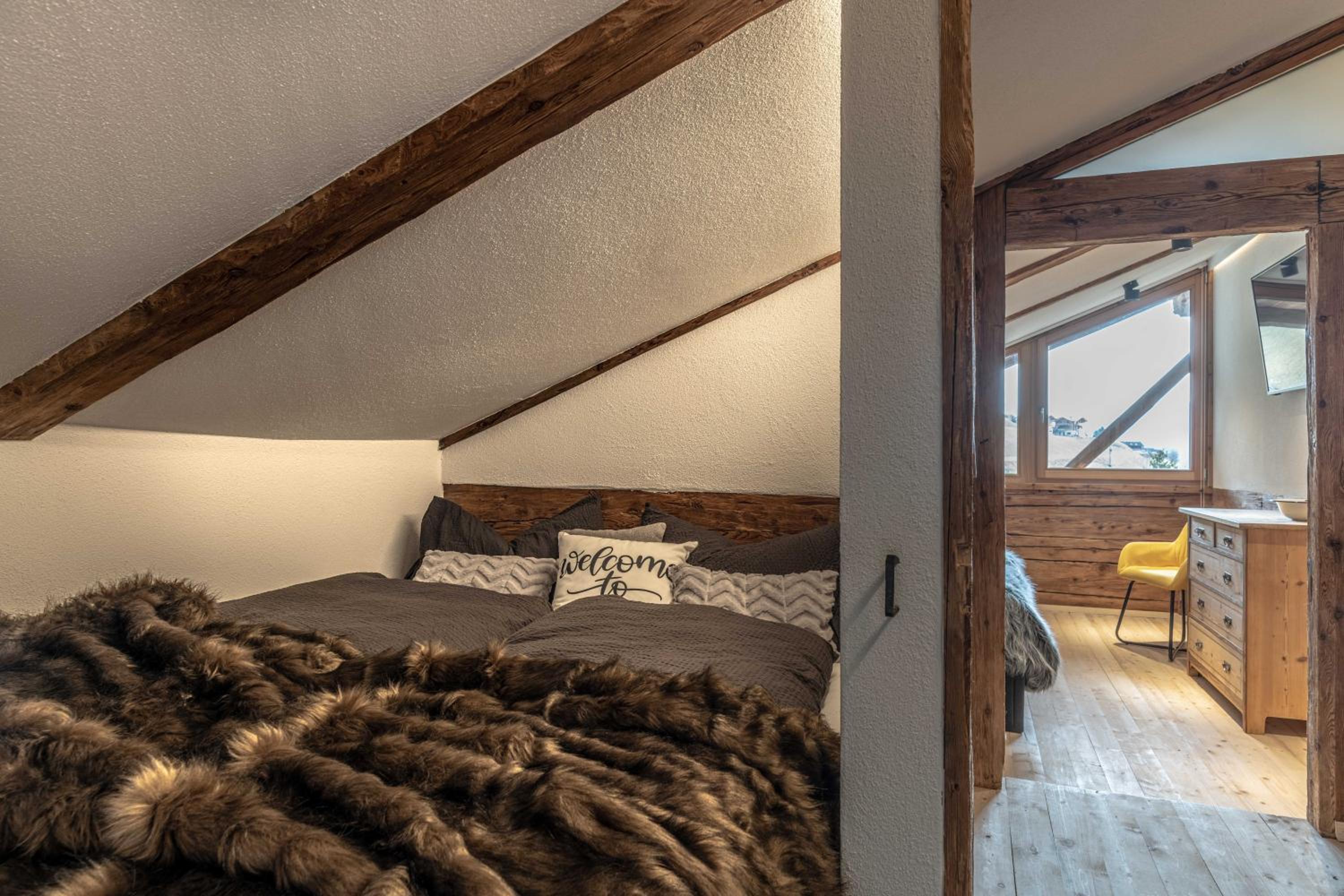 Chalet Laugenblick Alpine Luxury with Hot Tub and Sauna