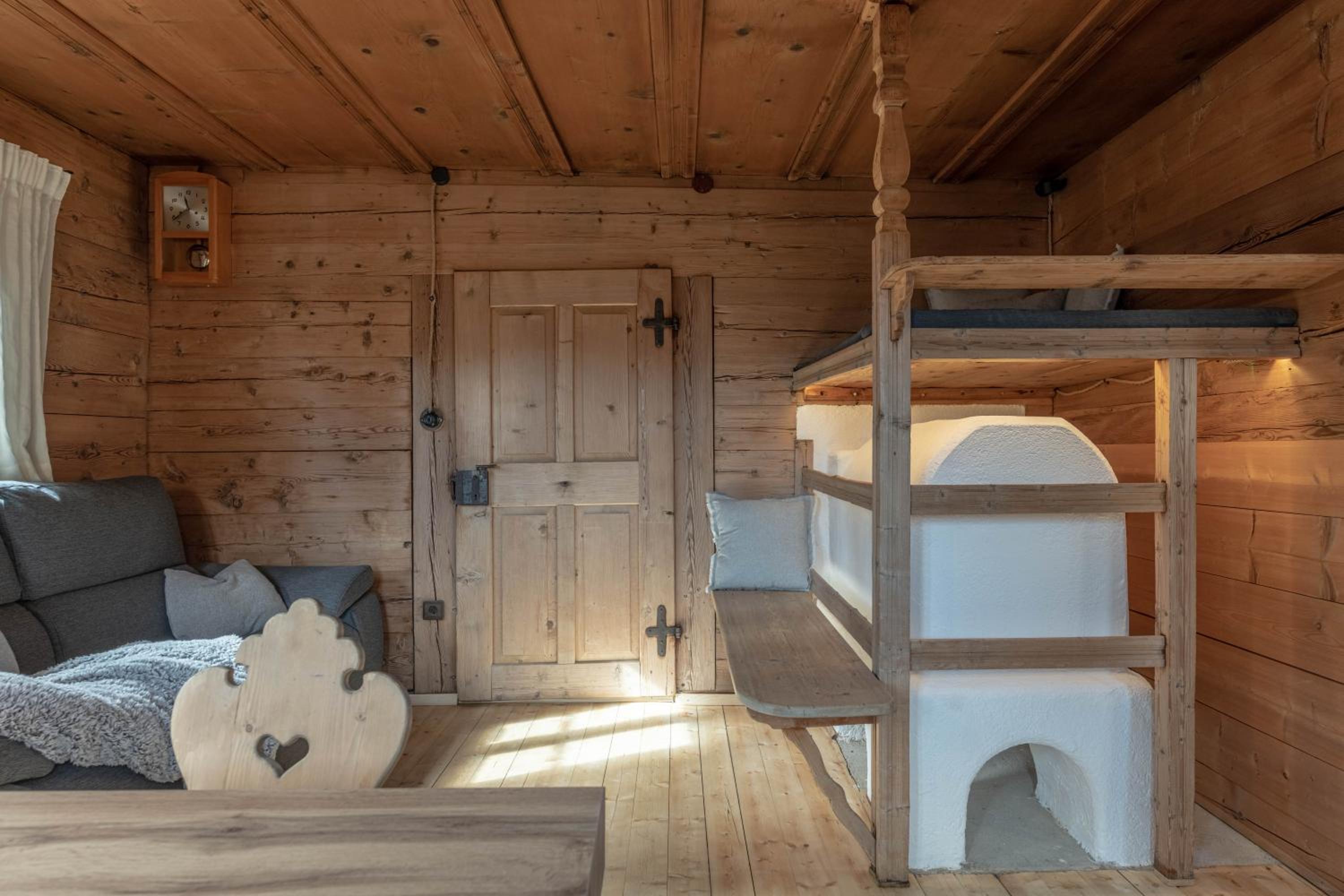 Chalet Laugenblick Alpine Luxury with Hot Tub and Sauna