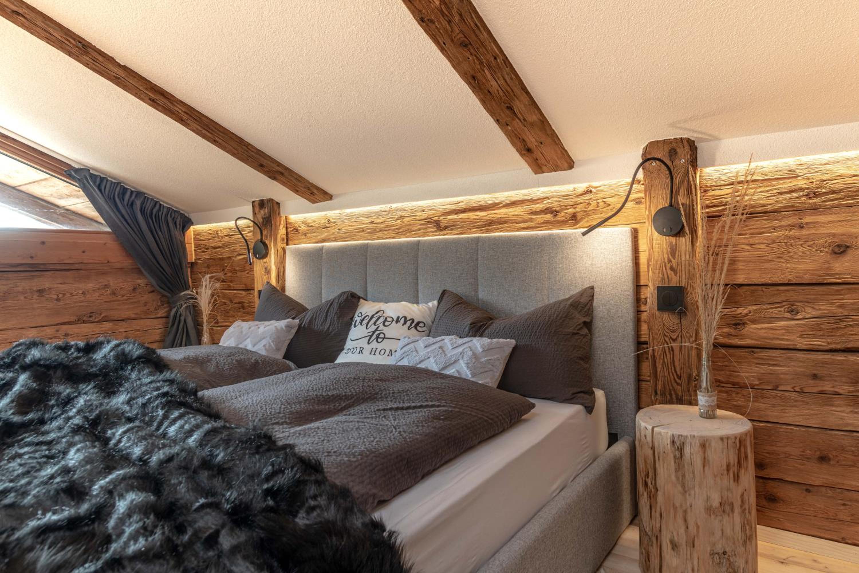Chalet Laugenblick Alpine Luxury with Hot Tub and Sauna