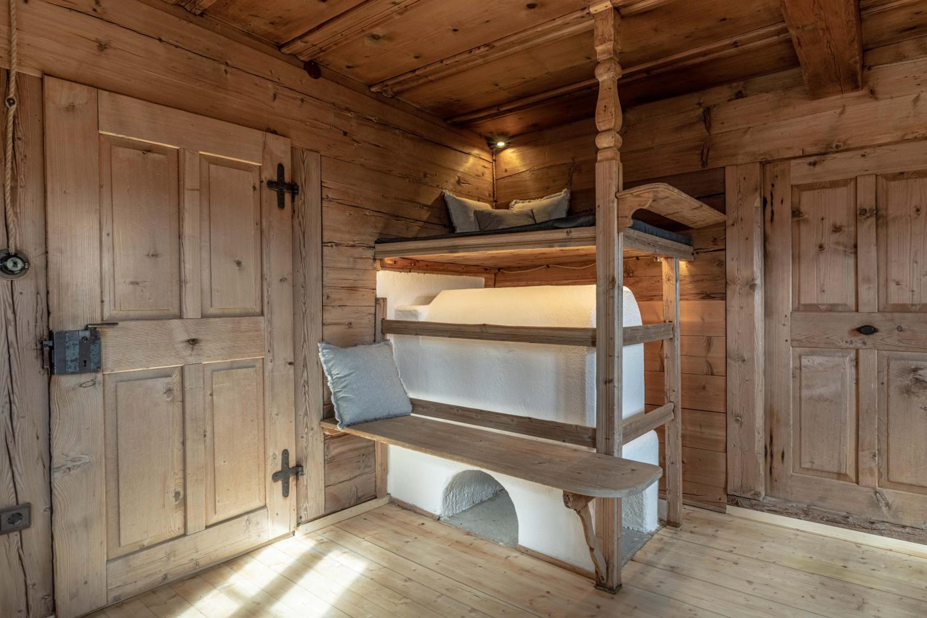 Chalet Laugenblick Alpine Luxury with Hot Tub and Sauna