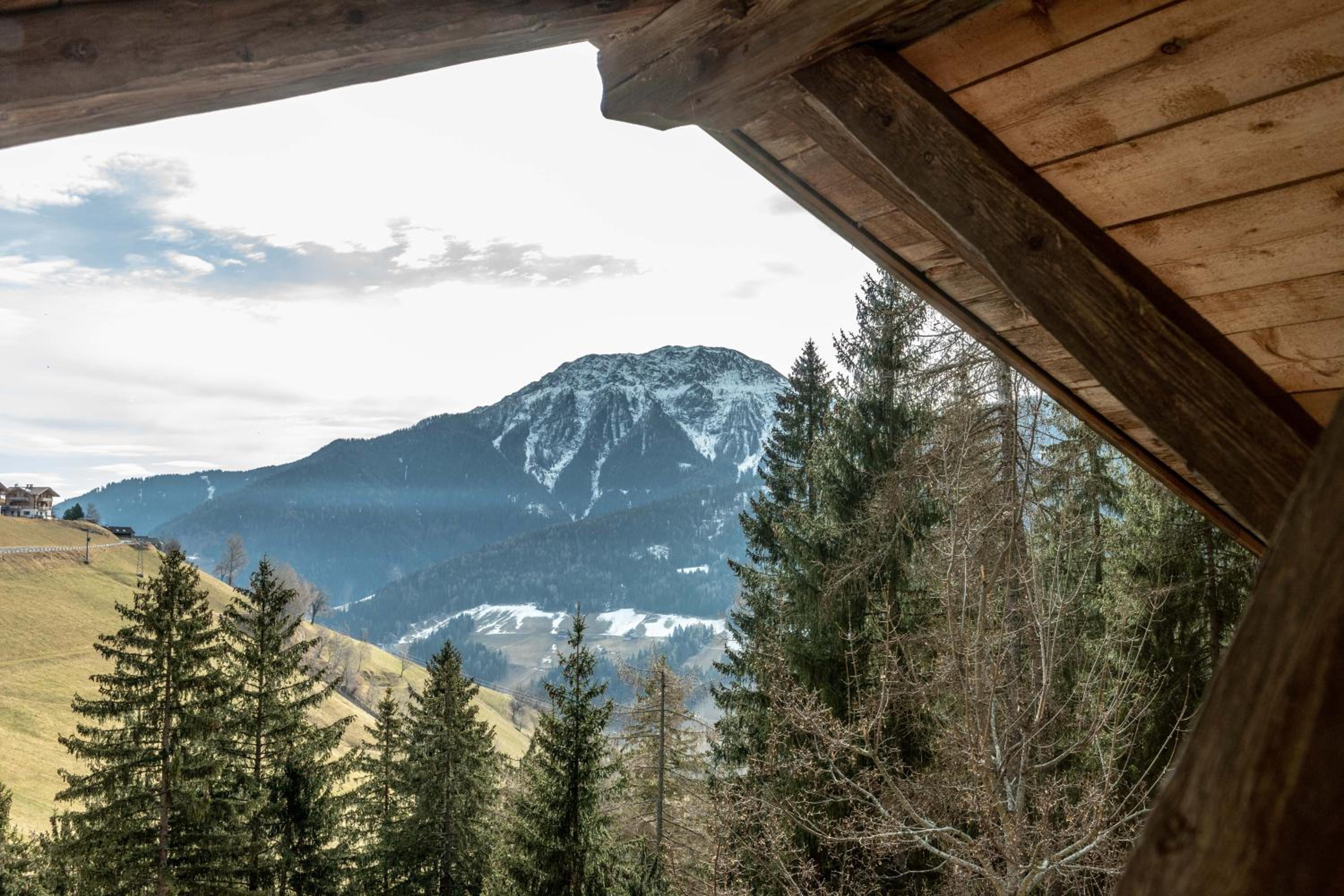 Chalet Laugenblick Alpine Luxury with Hot Tub and Sauna