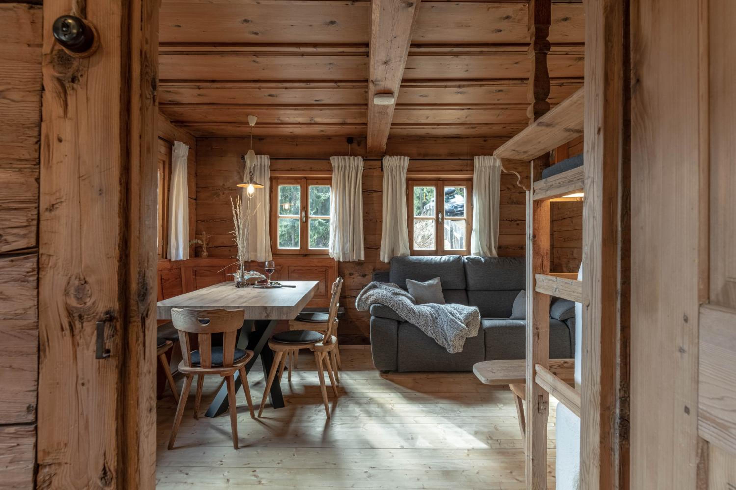 Chalet Laugenblick Alpine Luxury with Hot Tub and Sauna