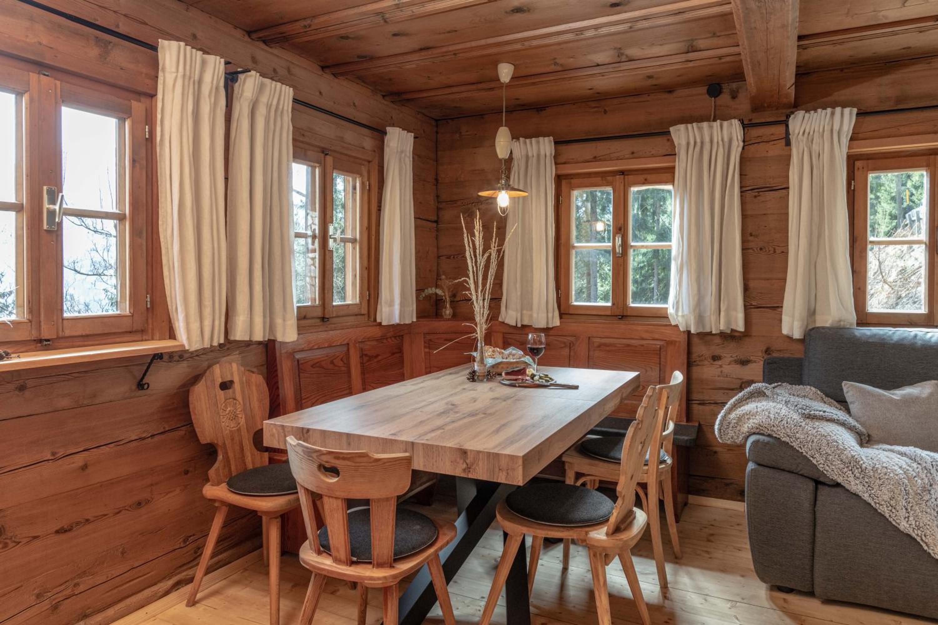 Chalet Laugenblick Alpine Luxury with Hot Tub and Sauna