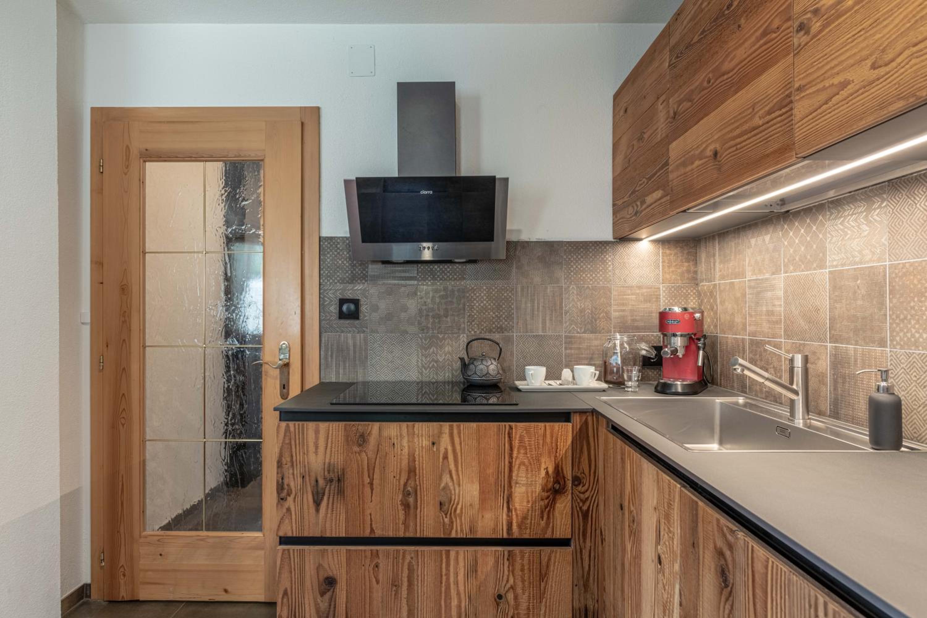 Chalet Laugenblick Alpine Luxury with Hot Tub and Sauna