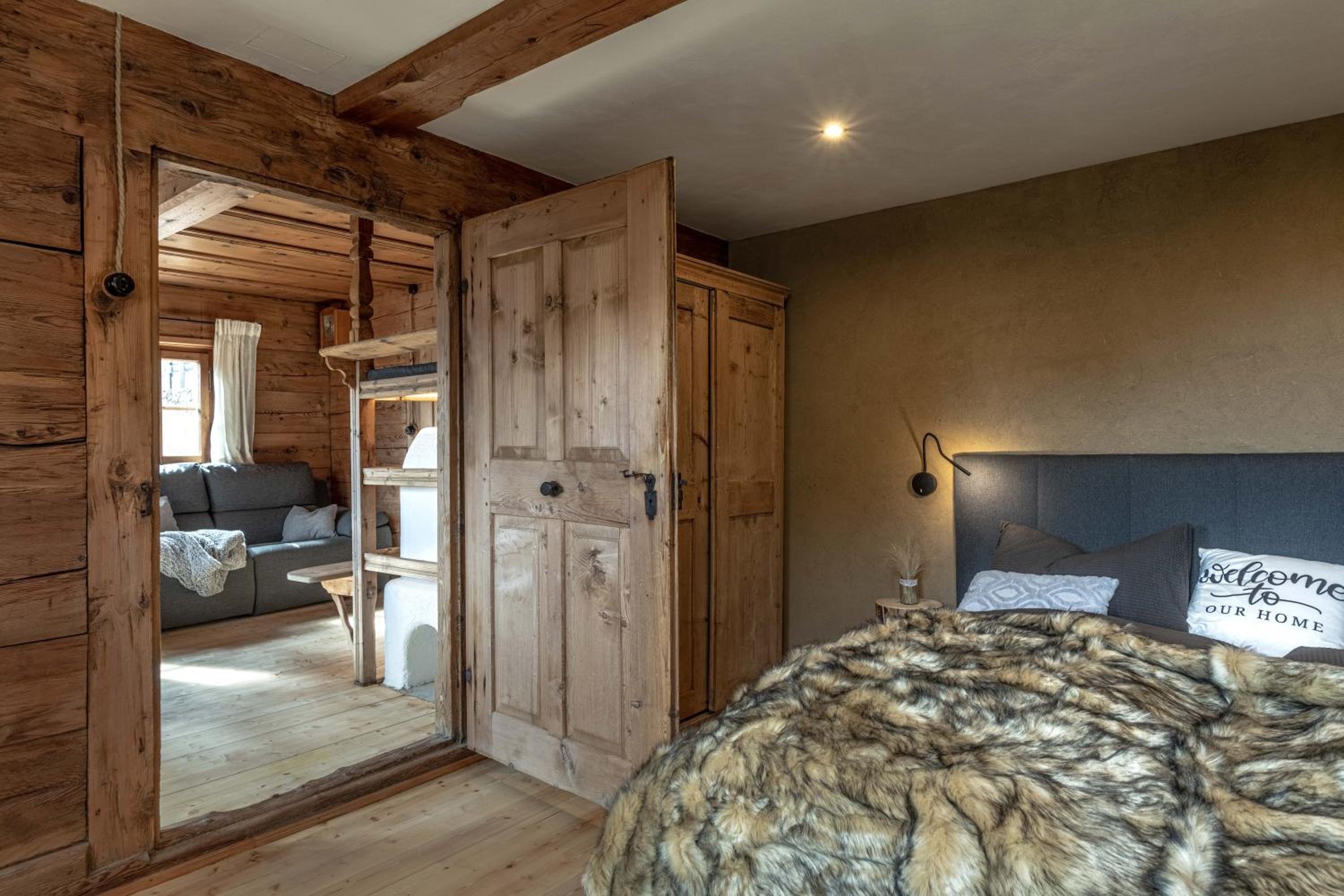Chalet Laugenblick Alpine Luxury with Hot Tub and Sauna