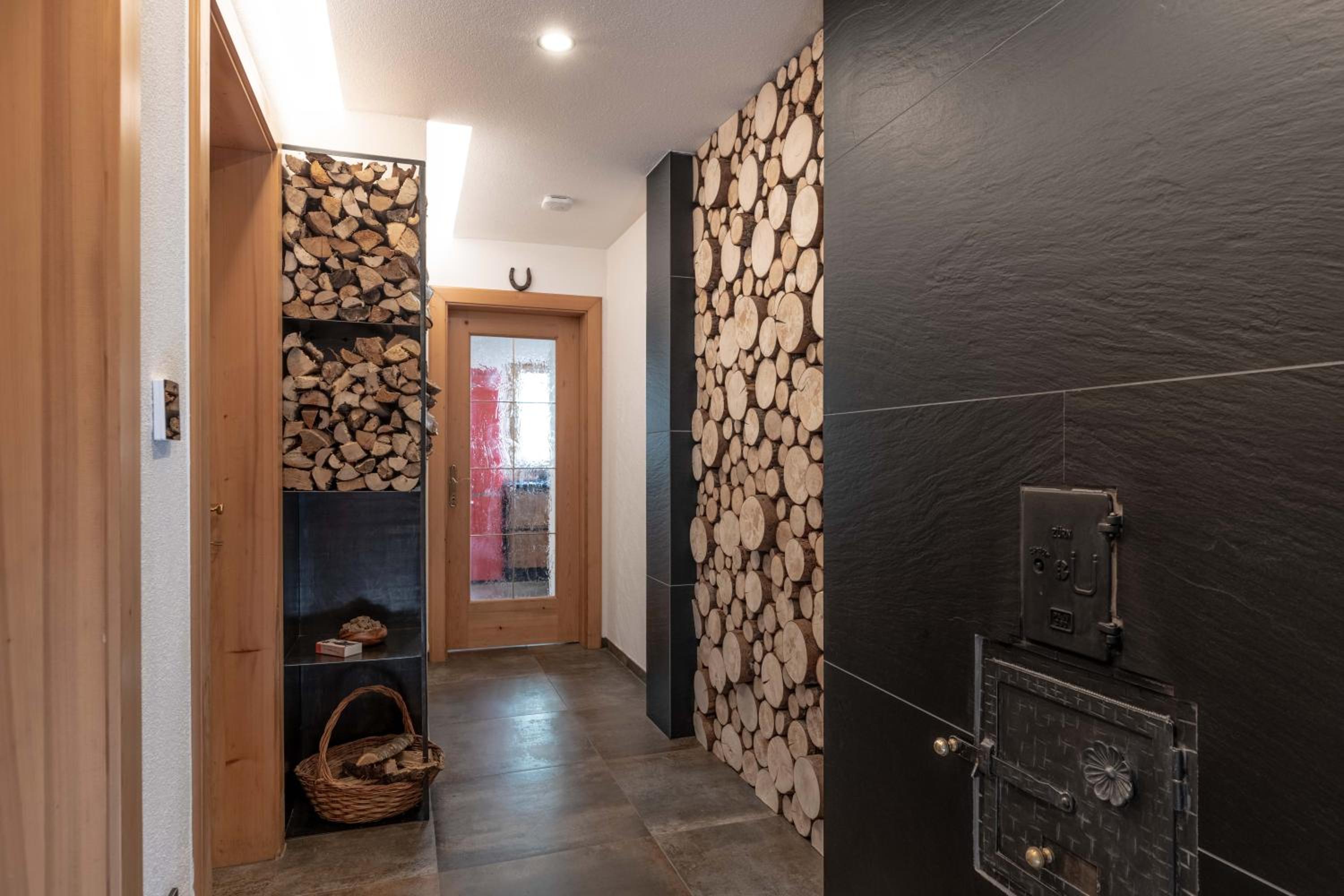 Chalet Laugenblick Alpine Luxury with Hot Tub and Sauna