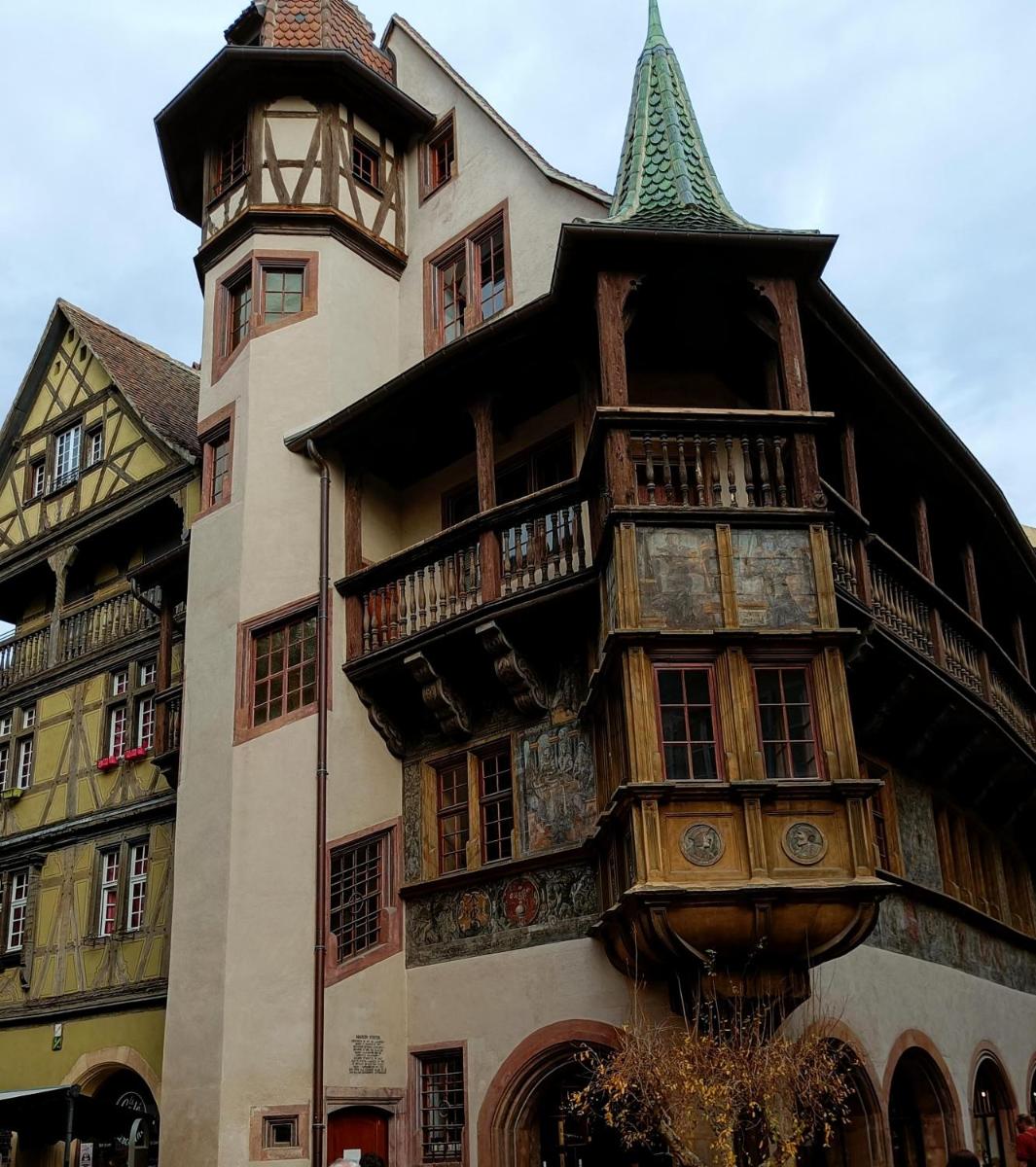Un balcon sur les toits