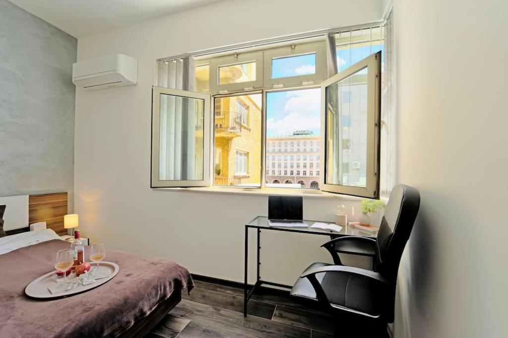 Cozy 2-Bedroom Flat in the very Center of Sofia