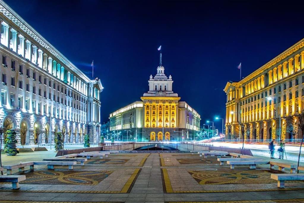Cozy 2-Bedroom Flat in the very Center of Sofia