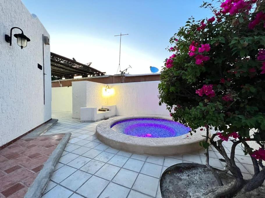 Casa Sonora: Cheerful 3BR Home close to dtwn w/ Outdoor Hot tub view 4