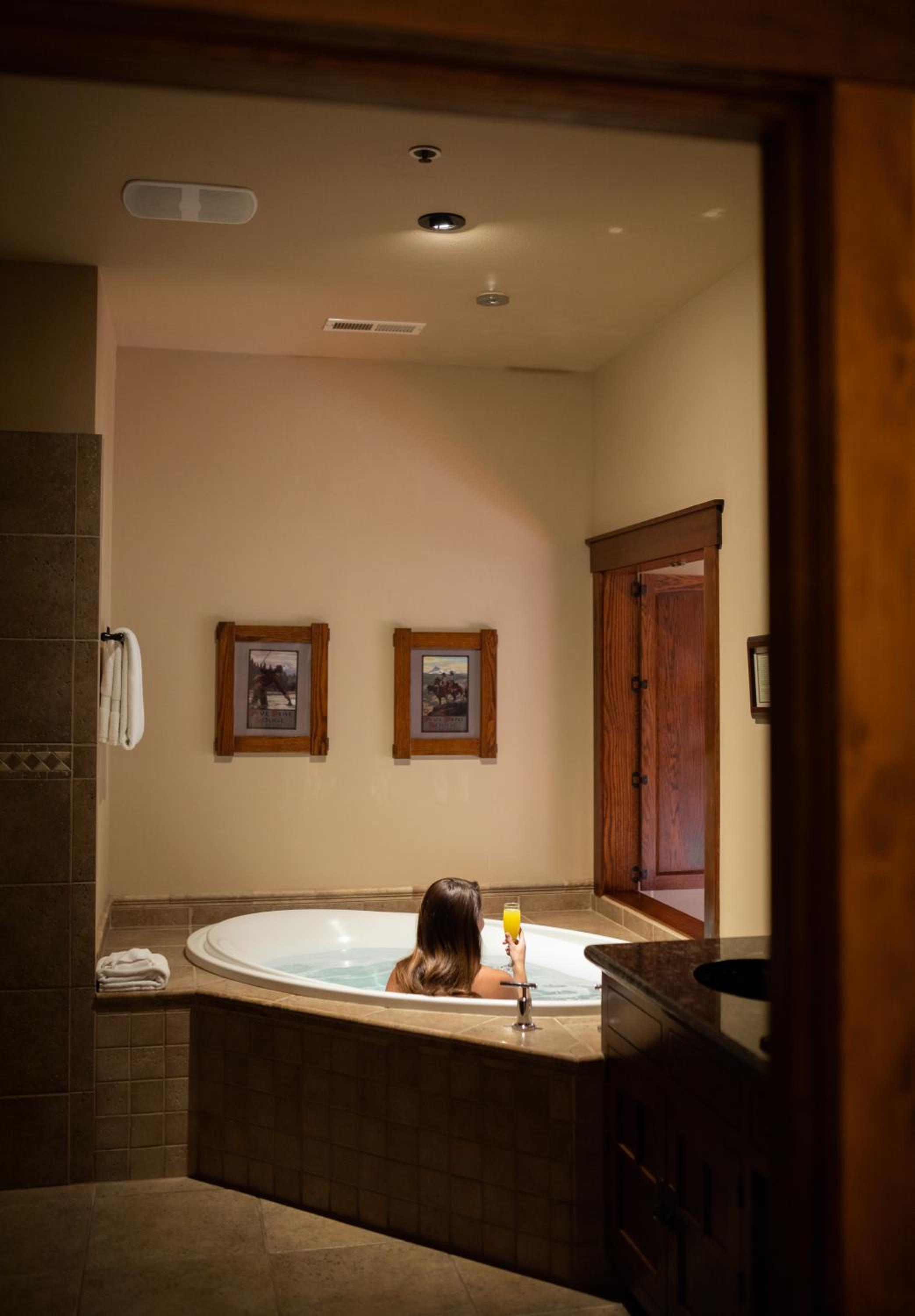FivePine Lodge