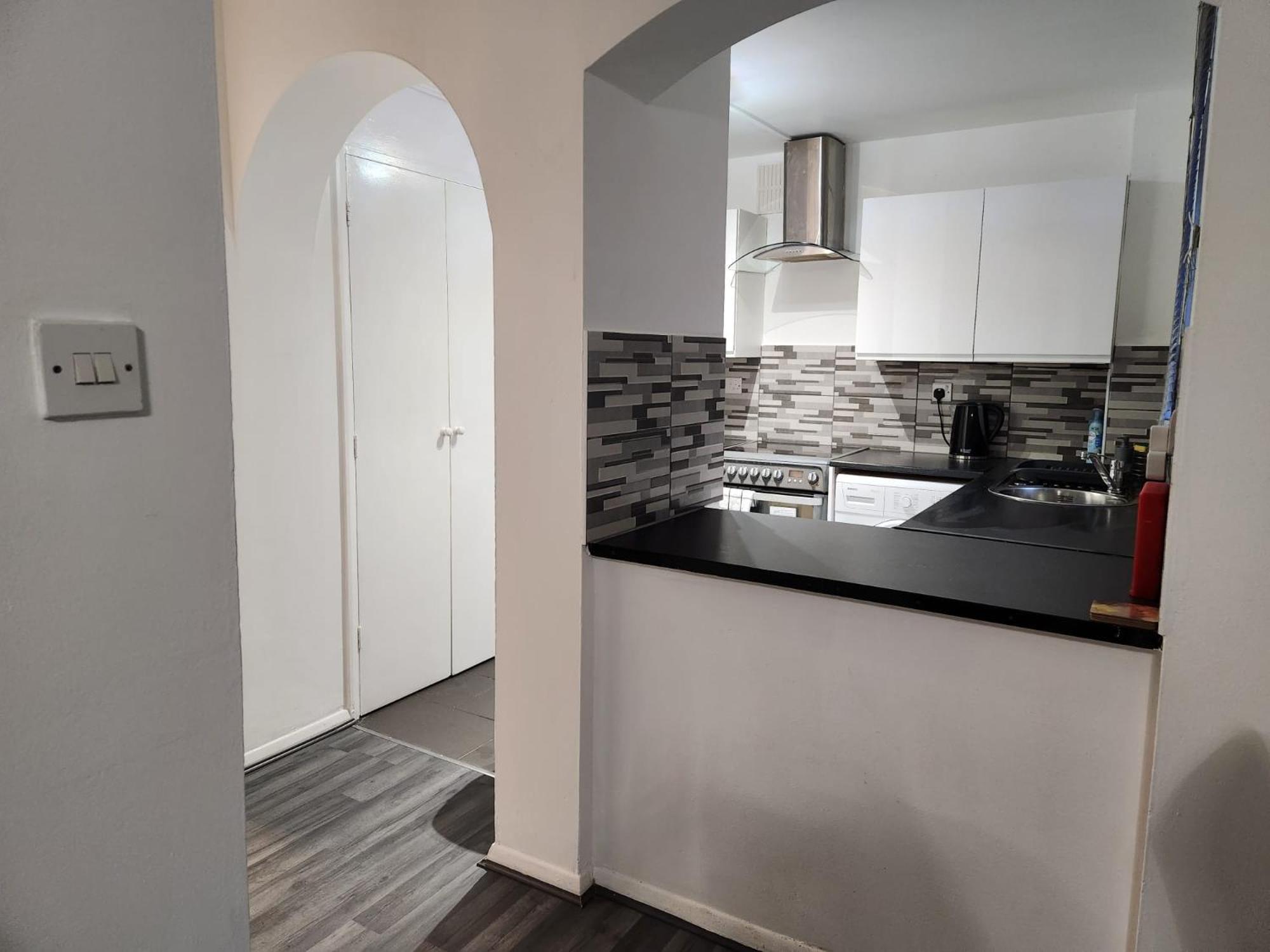1 bedroom service apartment with Netflix