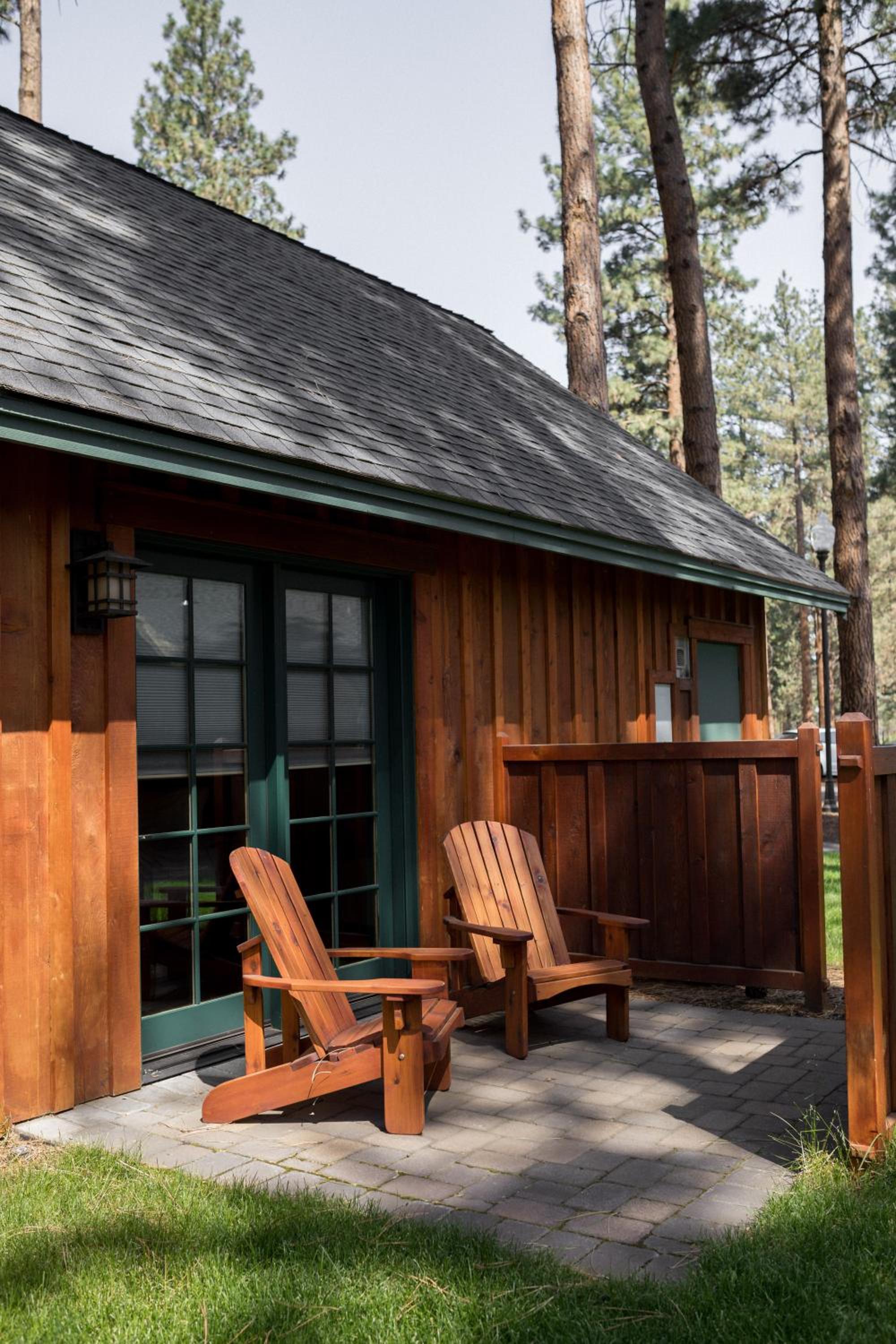 FivePine Lodge