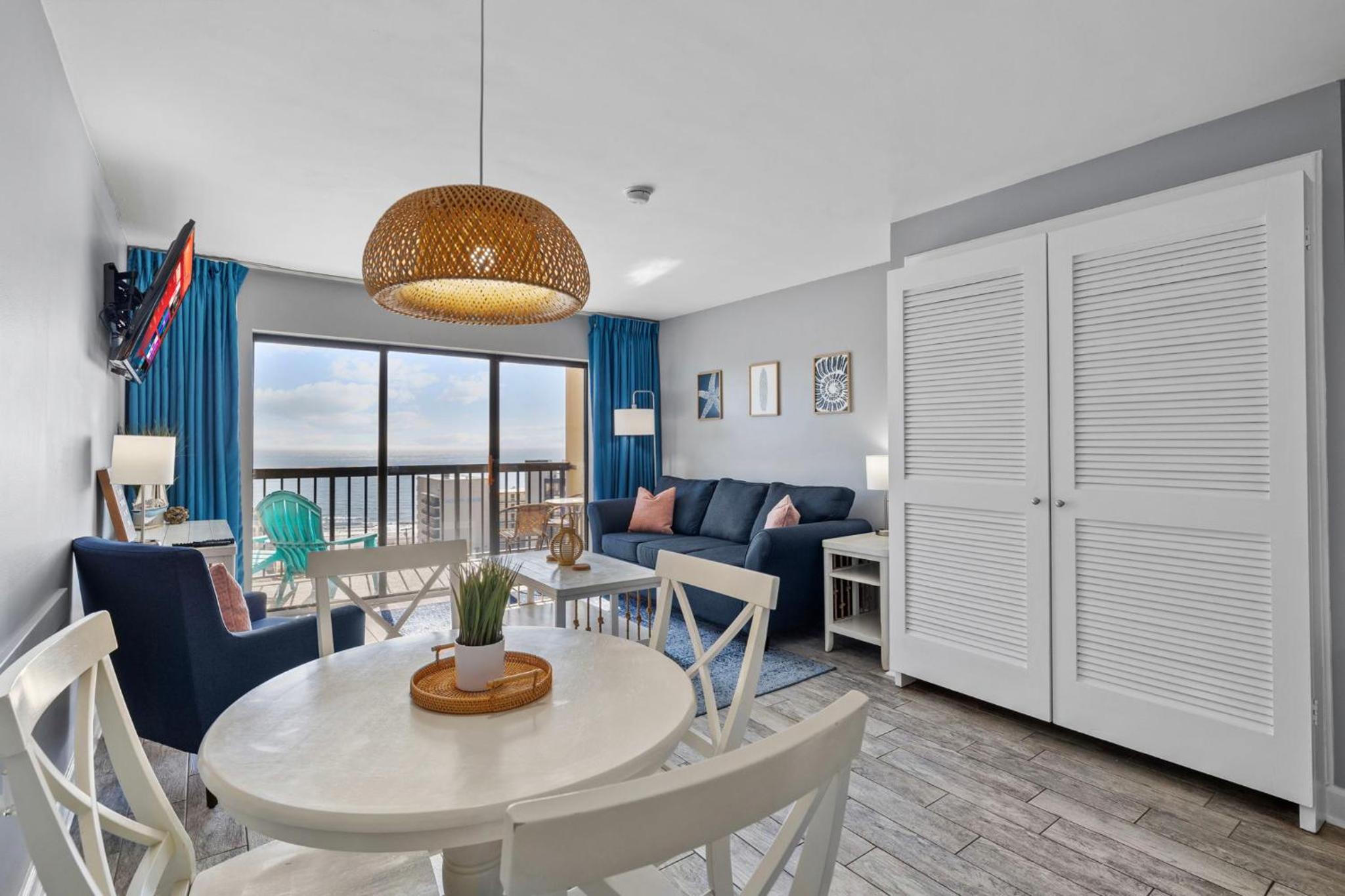 Cottage by the Sea - Renovated Oceanview Condo view 3