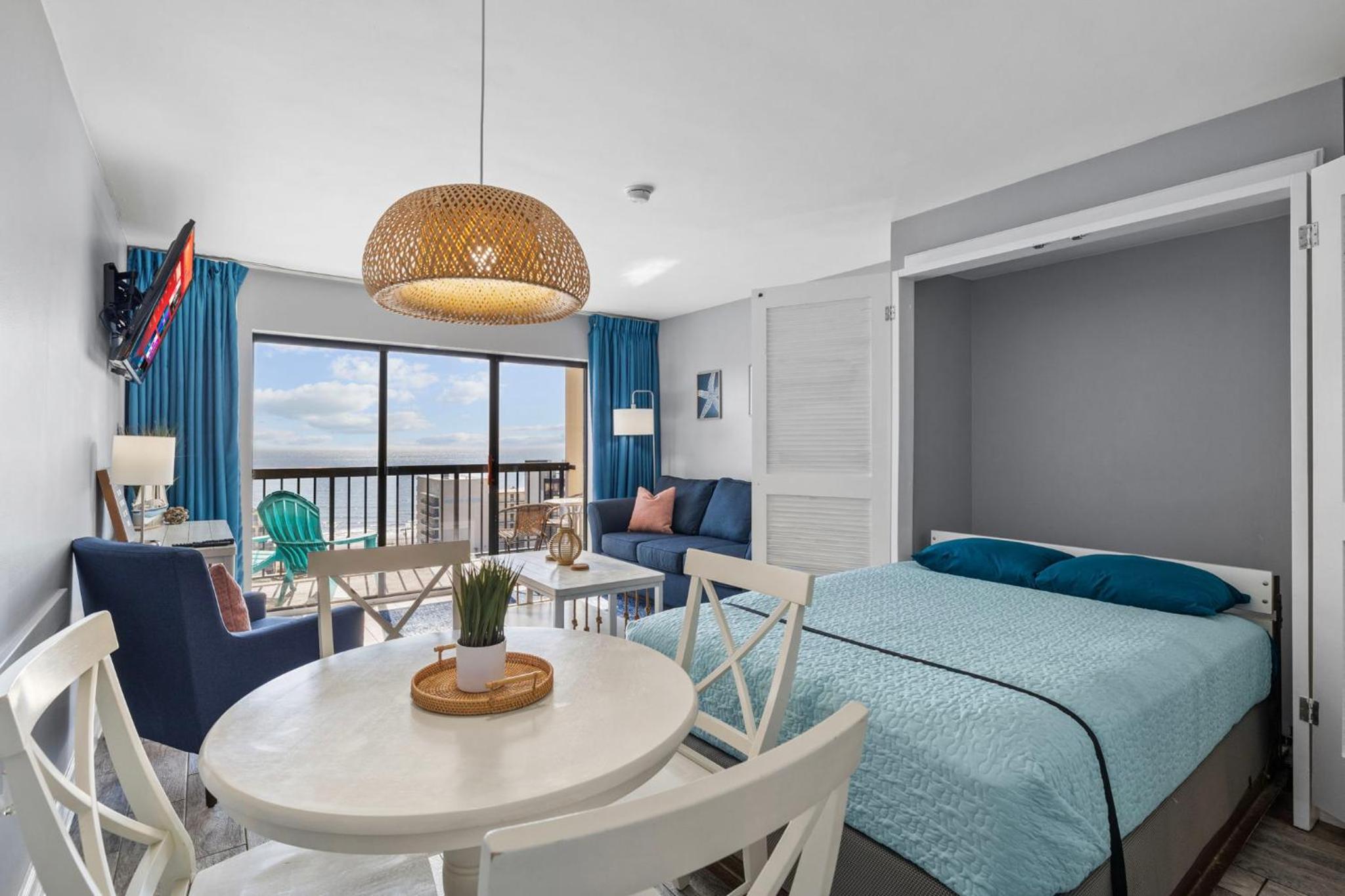Cottage by the Sea - Renovated Oceanview Condo view 4
