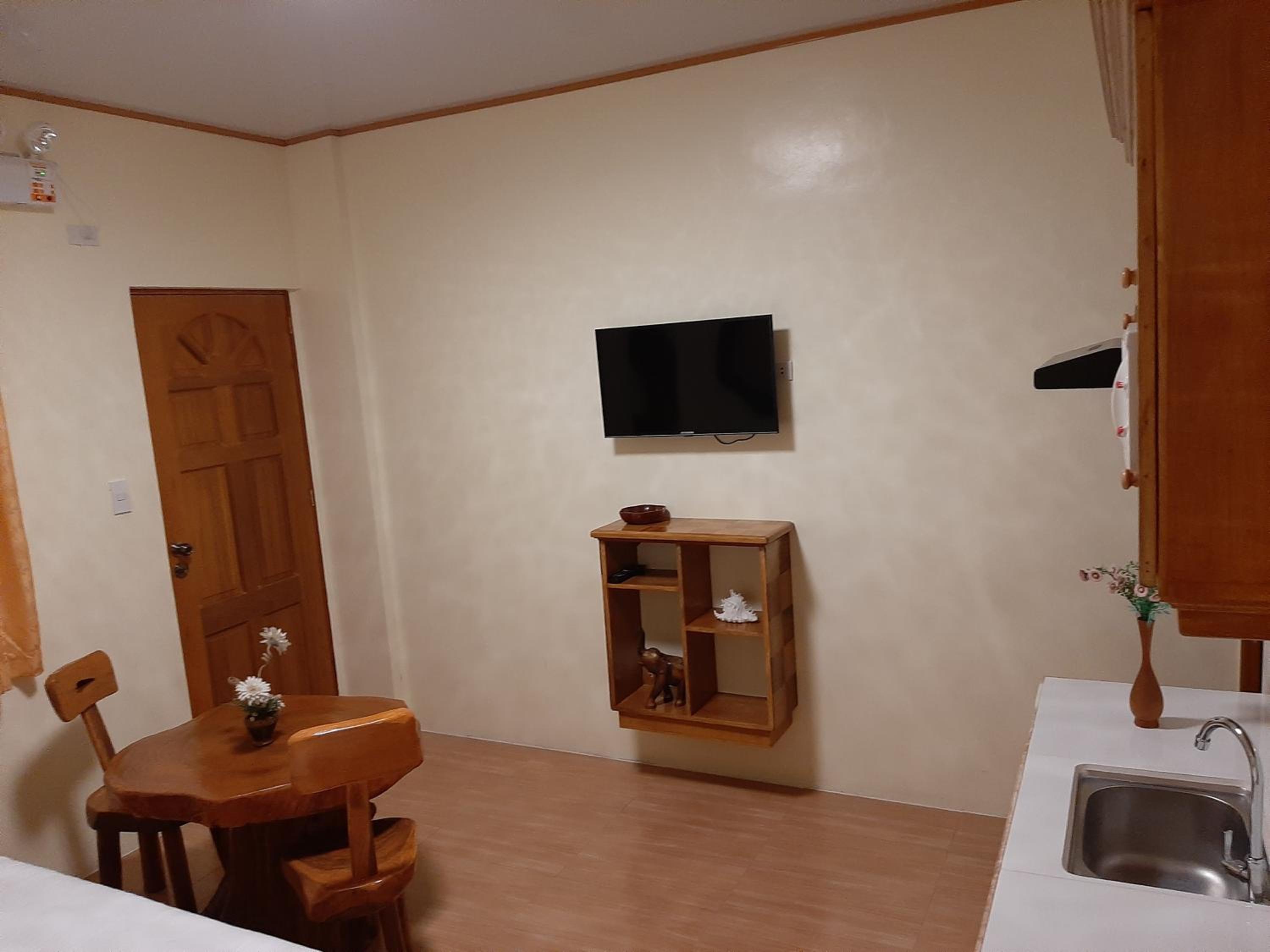 Binalonan Transient/GUESTHOUSE (PENSION GLAYDIE)