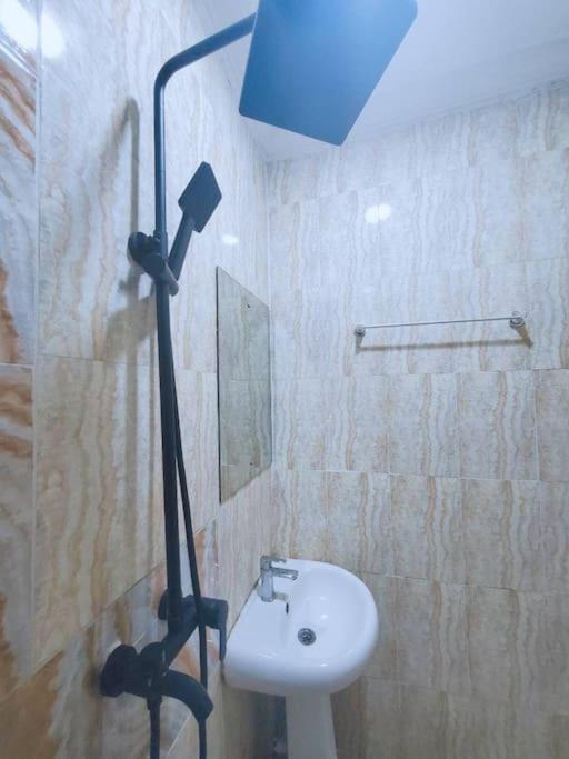Homey 2-Bed-Apt 24HRS POWER & Unlimited Internet Access view 3