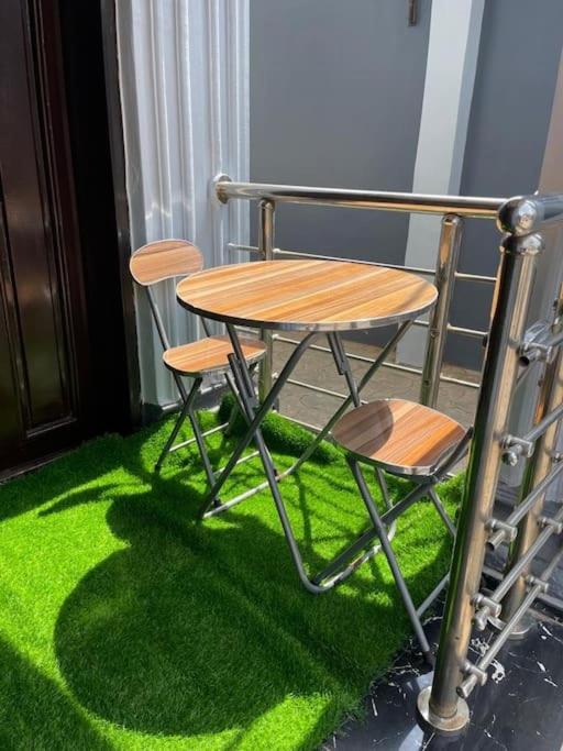 Homey 2-Bed-Apt 24HRS POWER & Unlimited Internet Access view 4