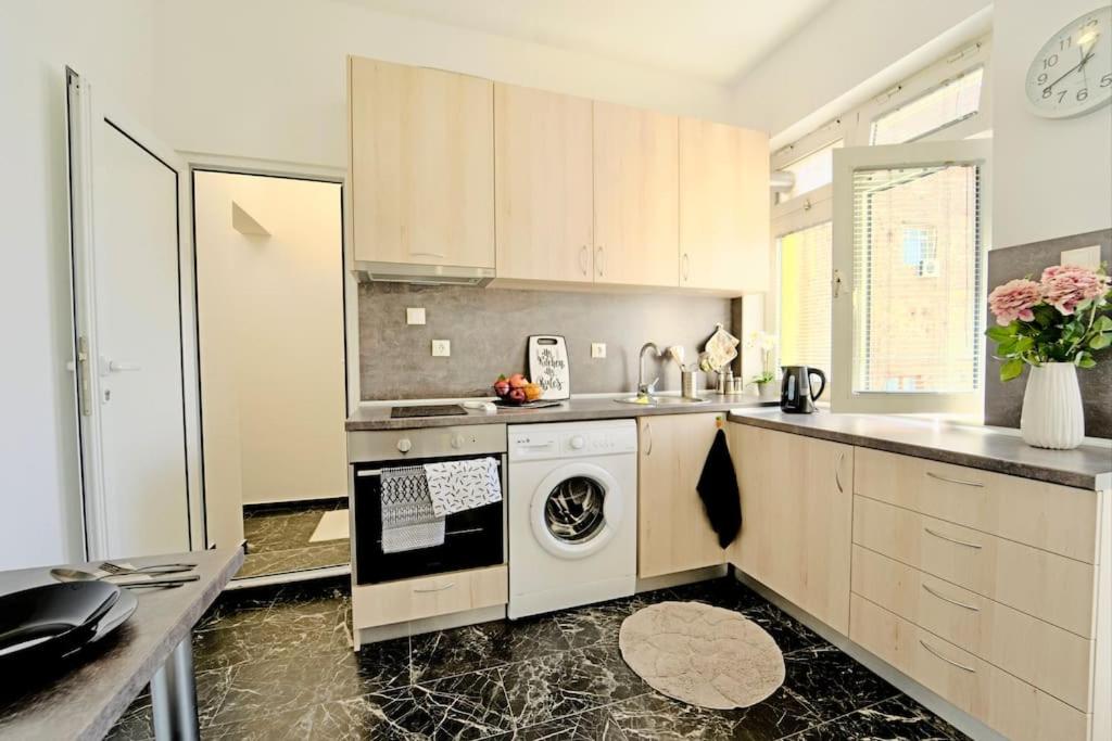 Cozy 1-Bedroom flat in the very Center of Sofia