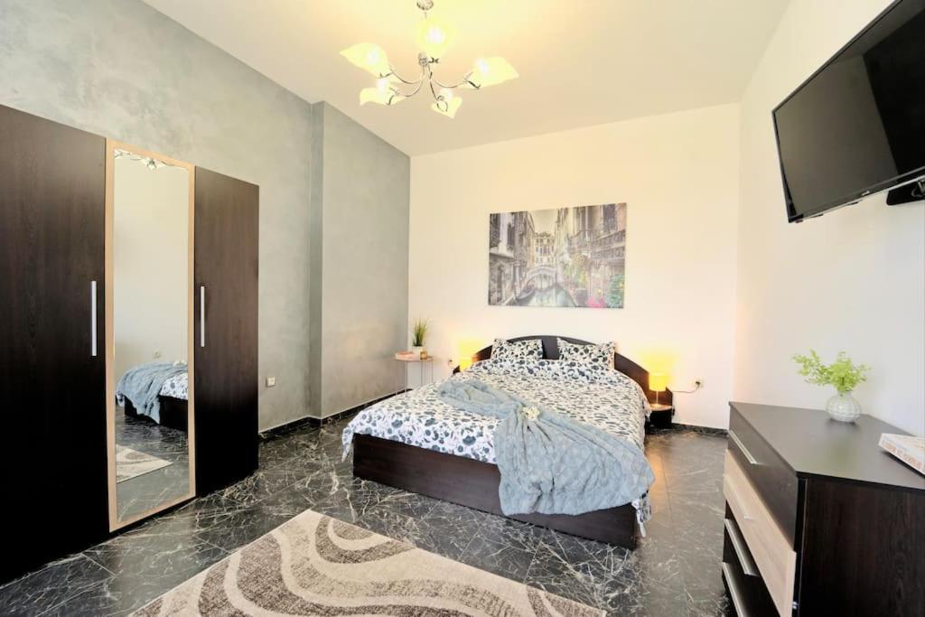 Cozy 1-Bedroom flat in the very Center of Sofia