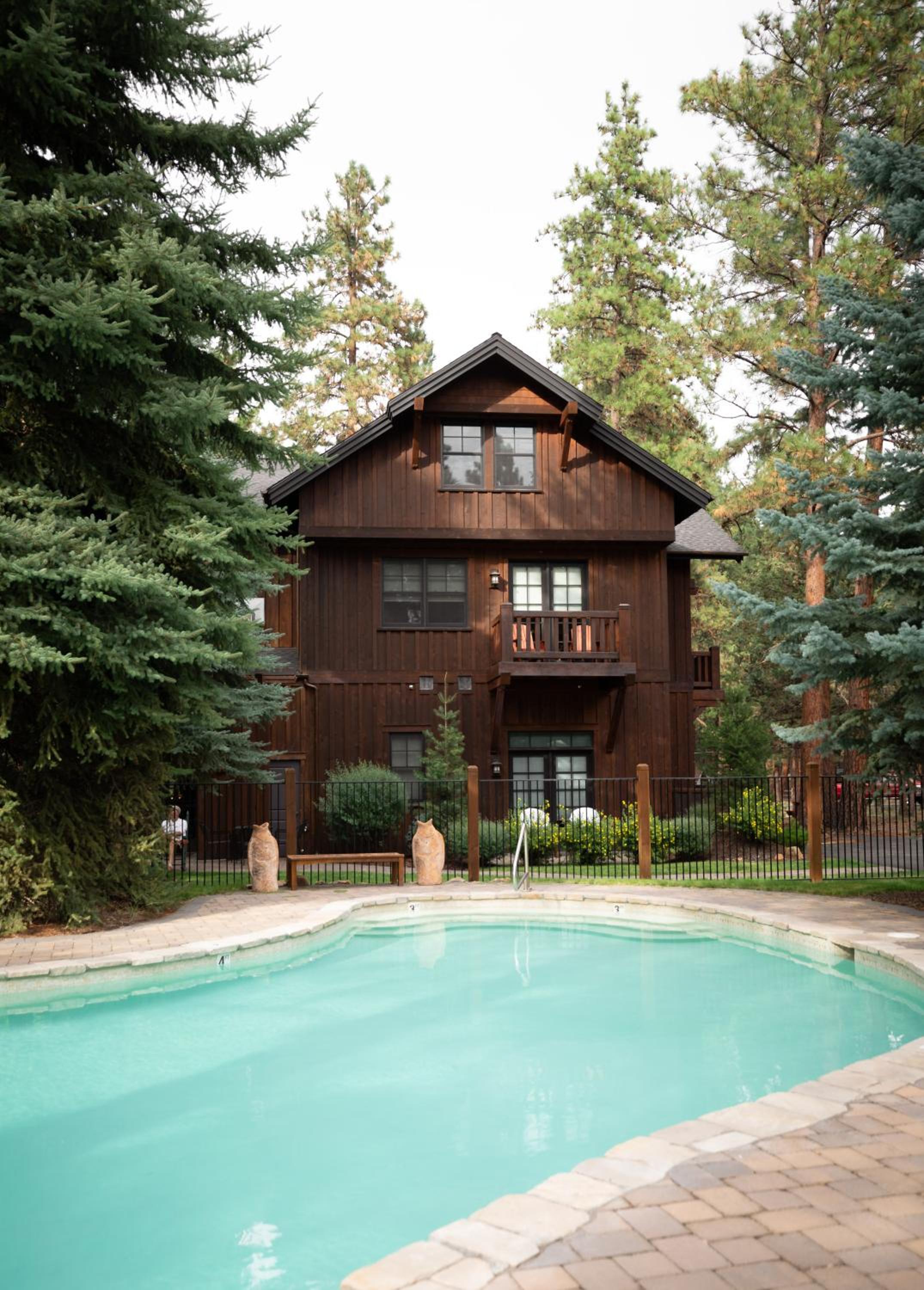 FivePine Lodge