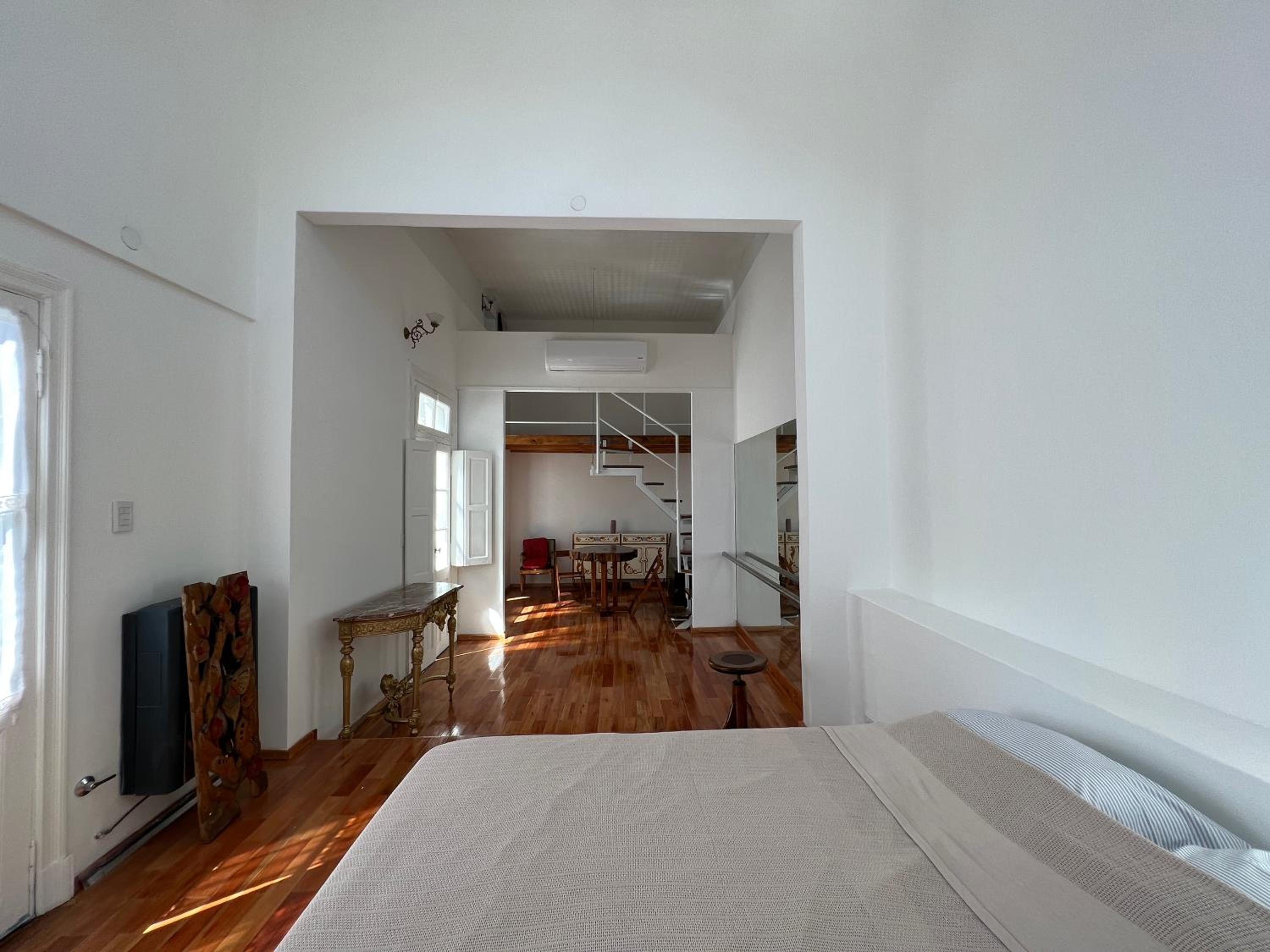 Enchanting townhouse loft in heart of San Telmo