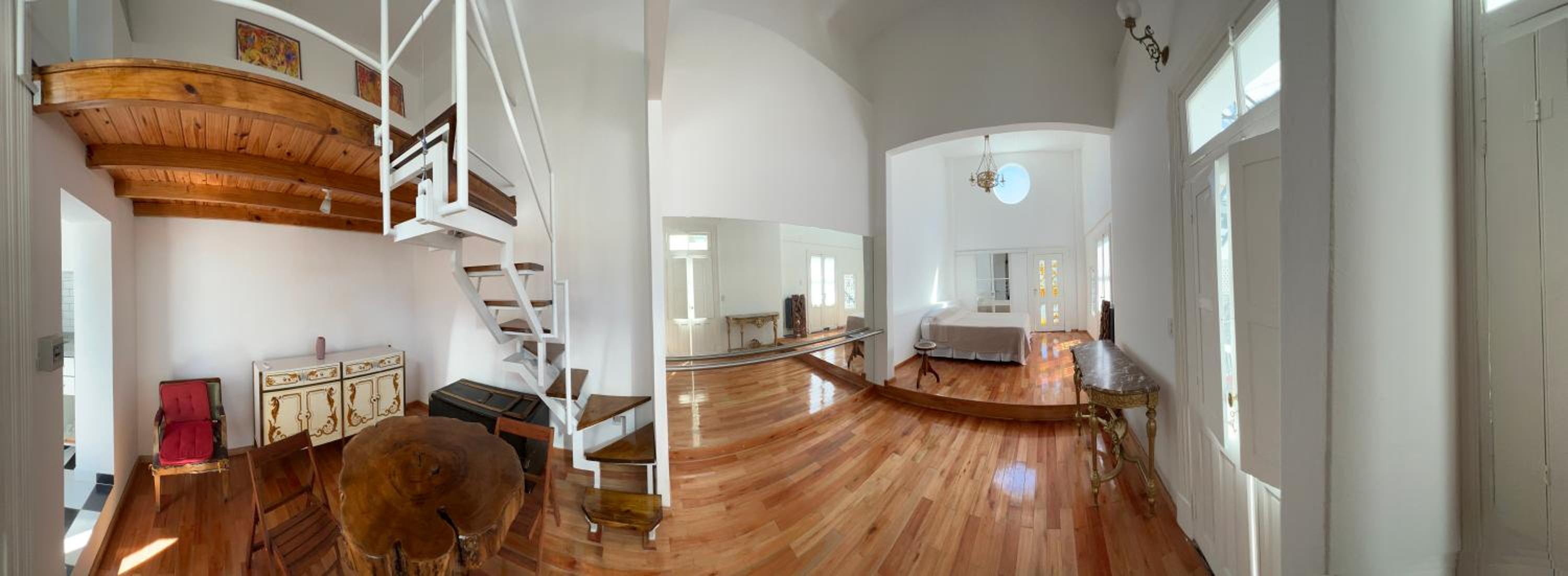 Enchanting townhouse loft in heart of San Telmo