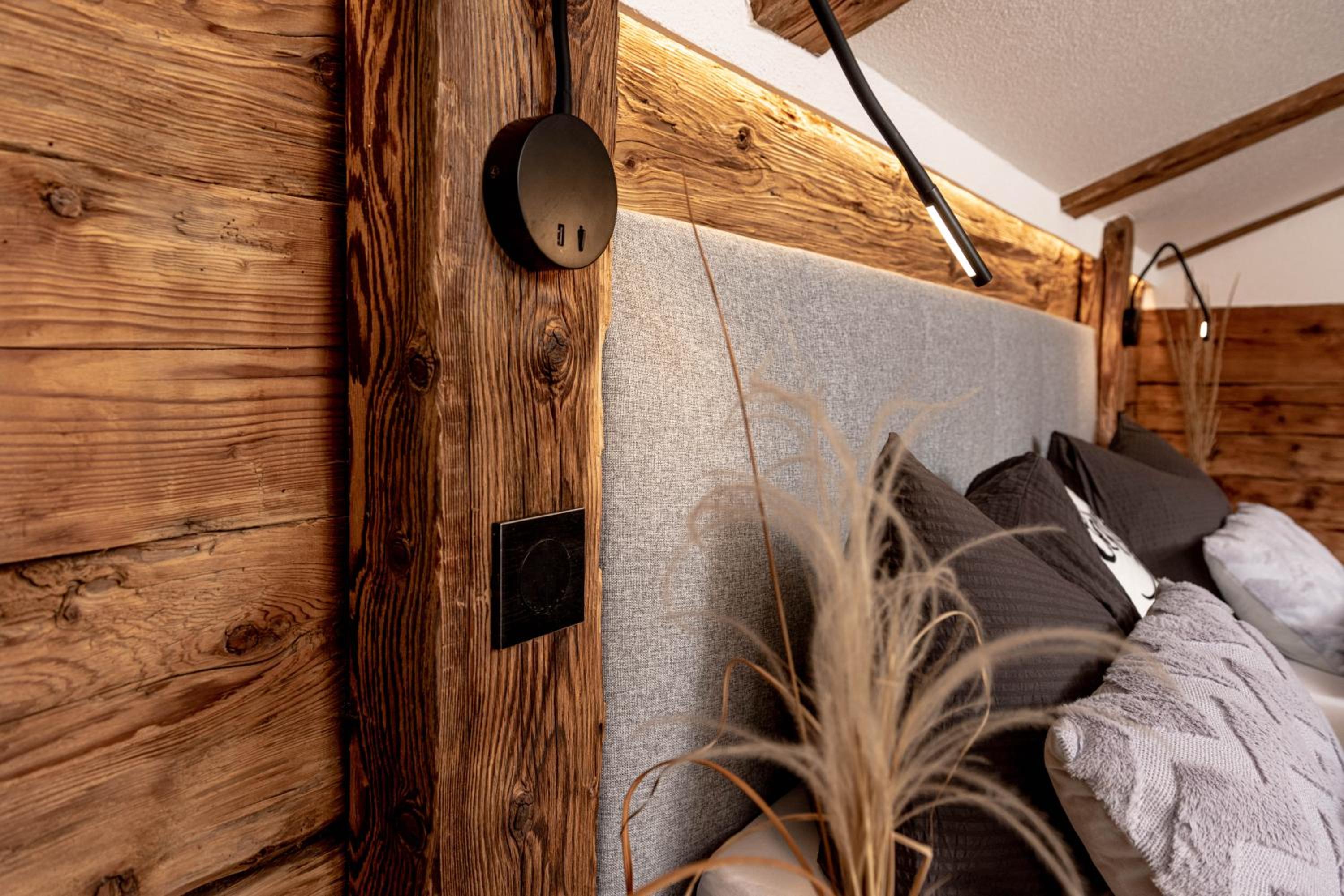 Chalet Laugenblick Alpine Luxury with Hot Tub and Sauna