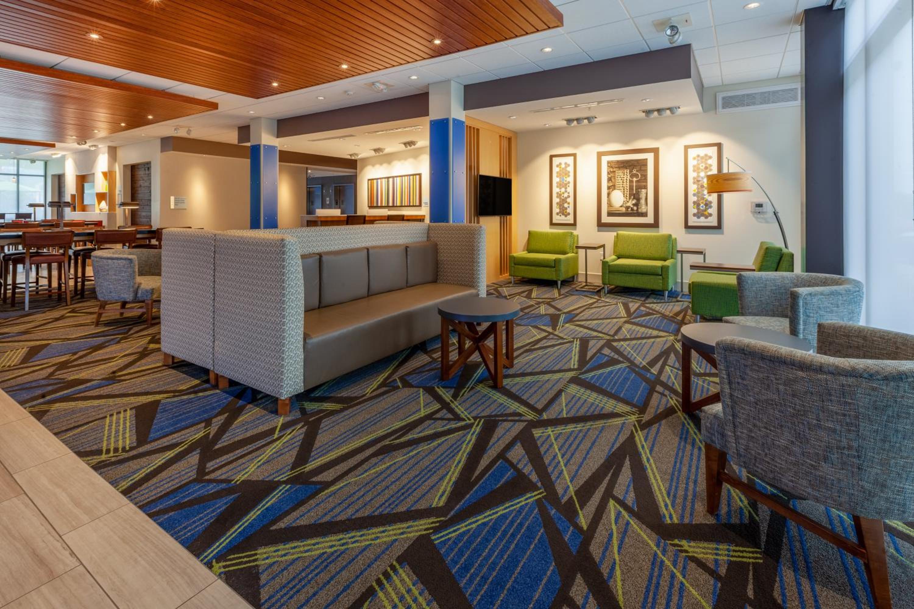 Brunswick Vacations - Holiday Inn Express Suites Brunswick-Harpers Ferry Area, an IHG Hotel - Property Image 88