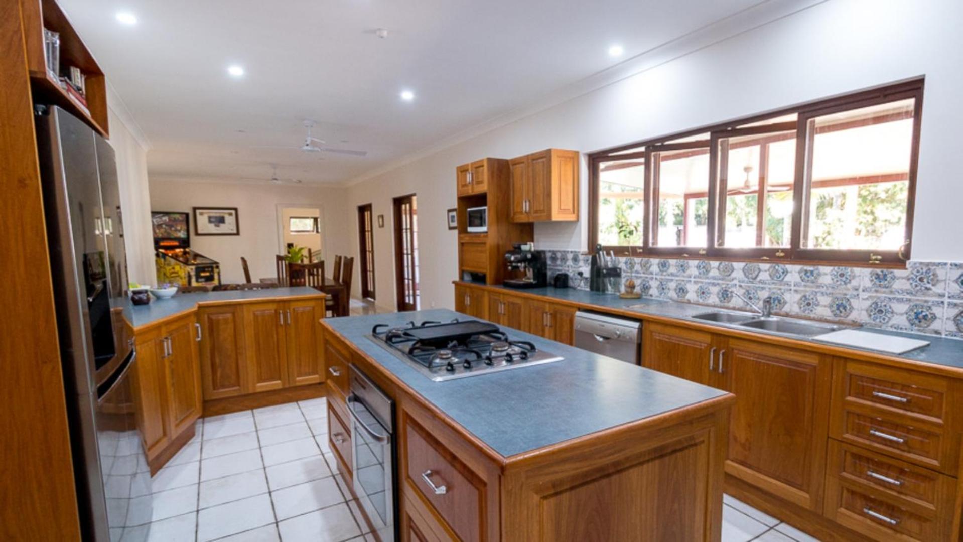 The Manor House, Magnetic Island