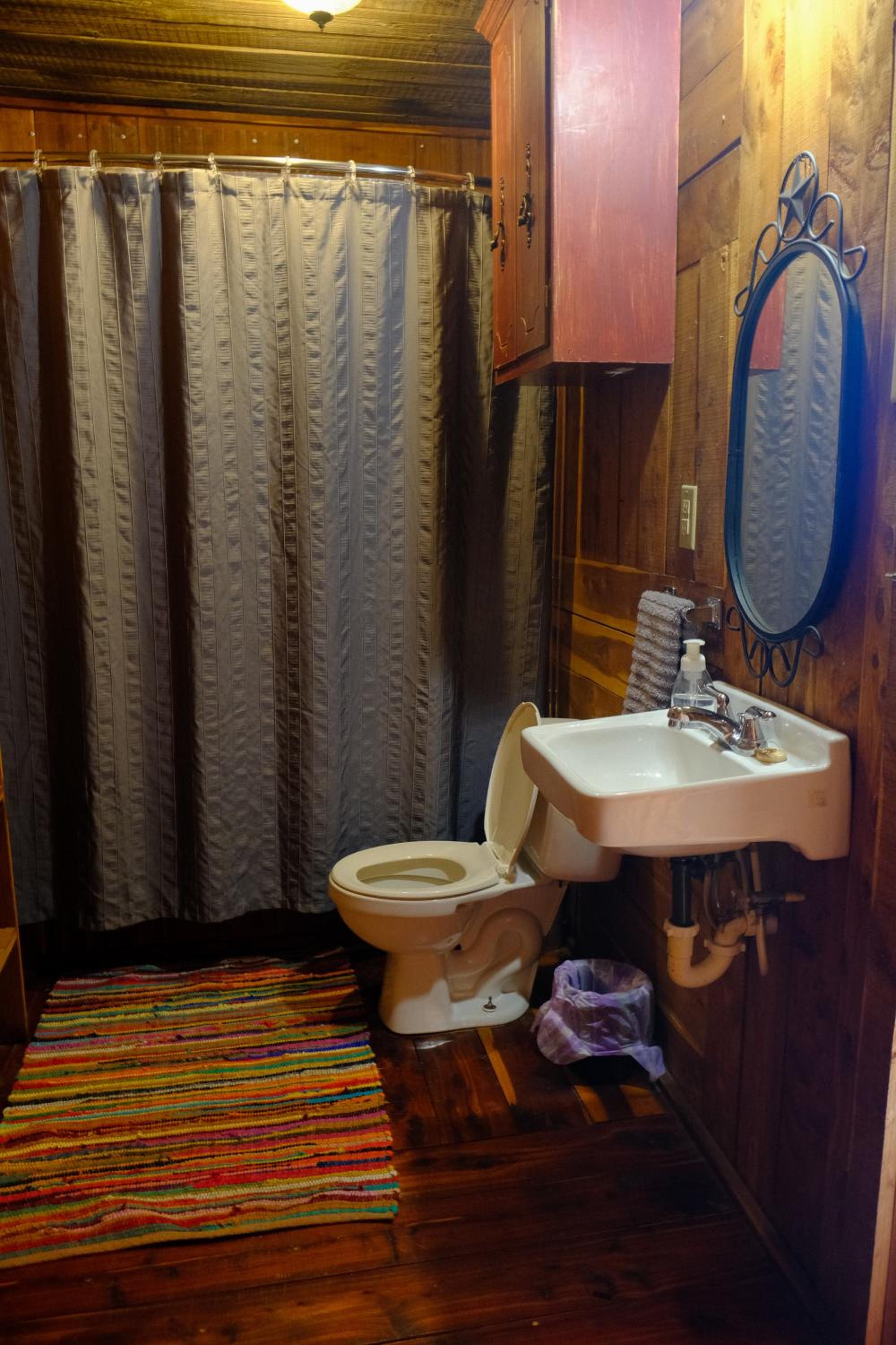 That 70s Cabin Yellow Rose Canyon view 5