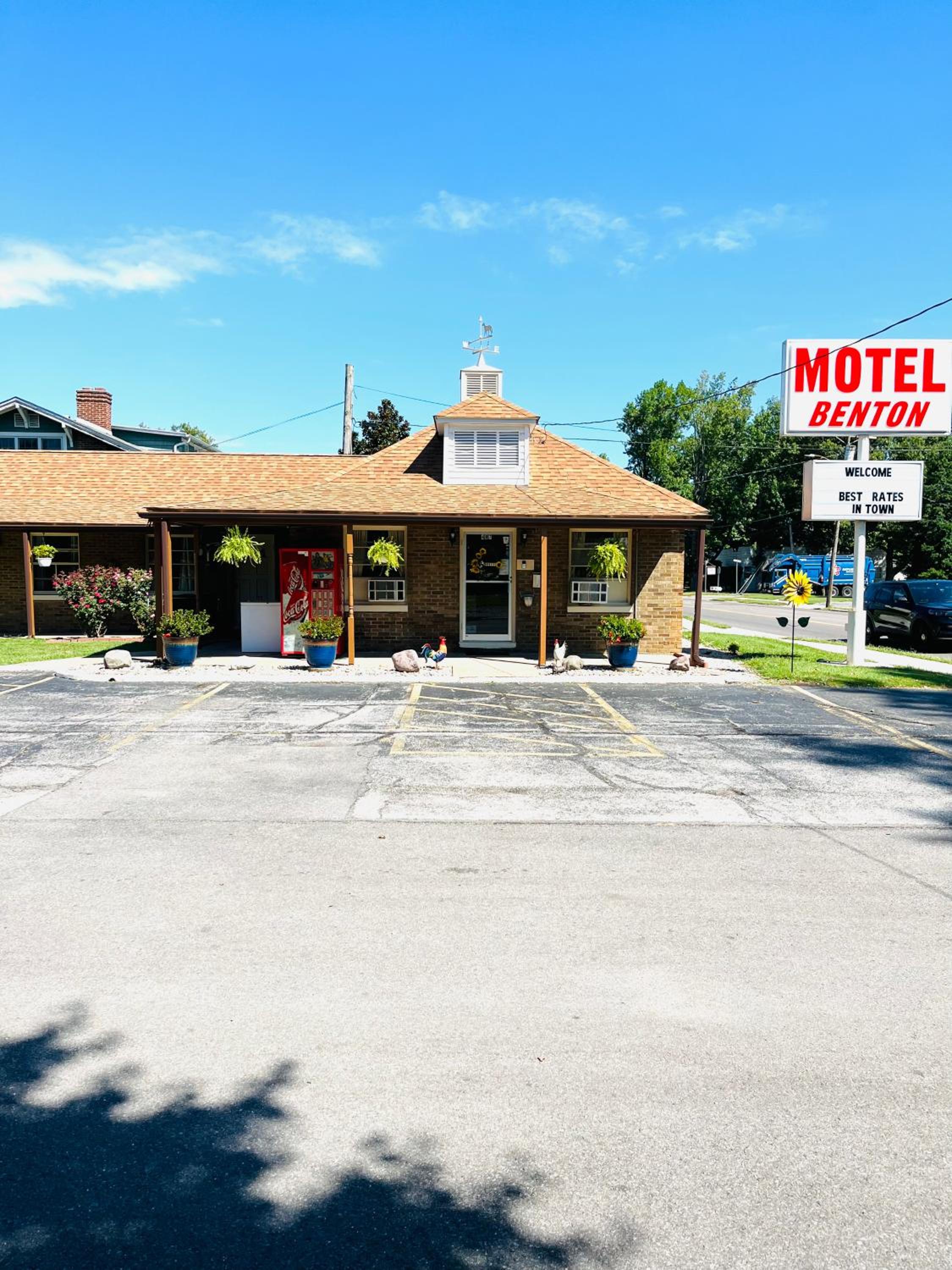 Mount Vernon Vacations - Benton Motel - Property Image 1