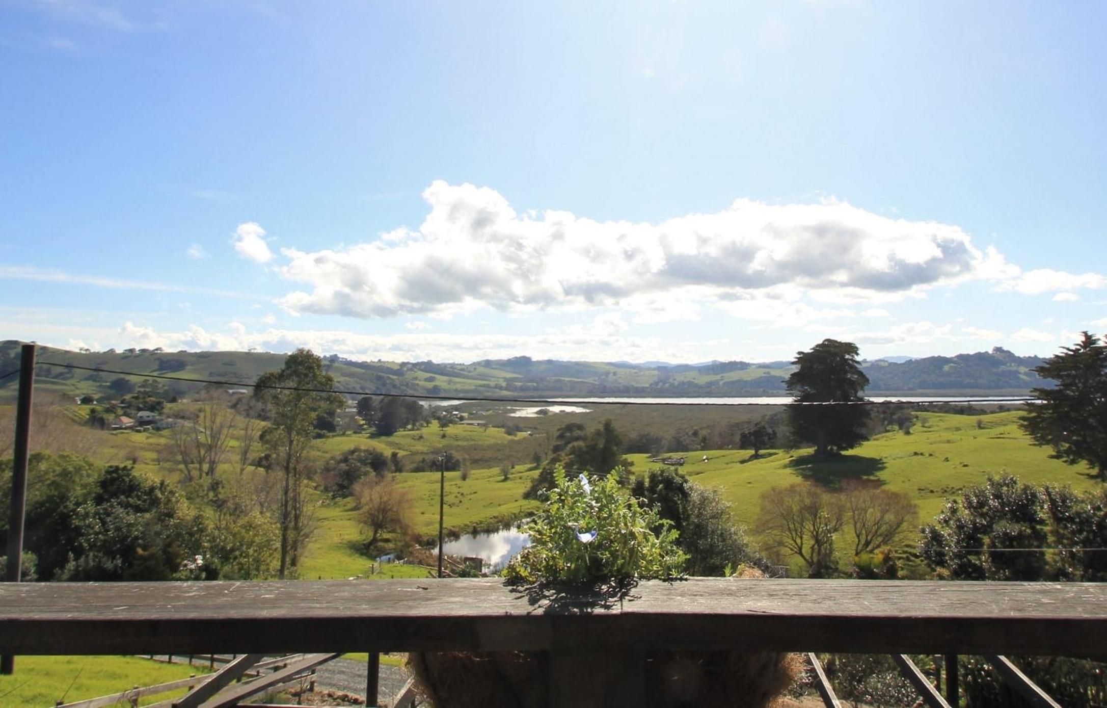 Looking for an Easy Country Getaway, with Views? view 3