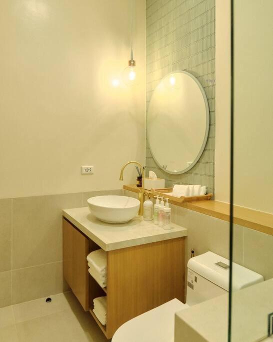Alesea Baroro, La Union, Private Modern Villa with Pool, Jacuzzi, Beachfront View