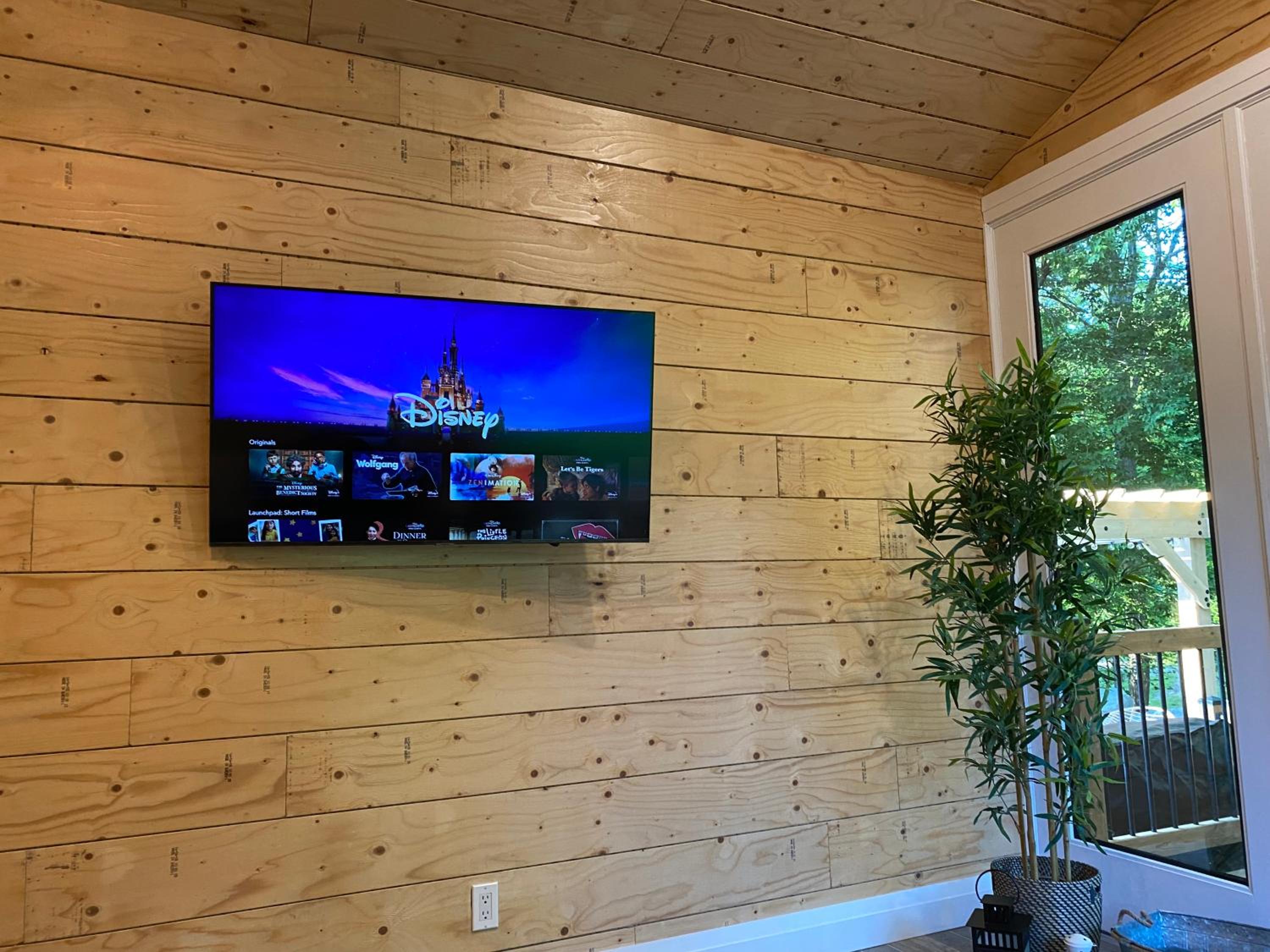 Disconnect From Reality/ River House/Hot Tub/Pet Friendly