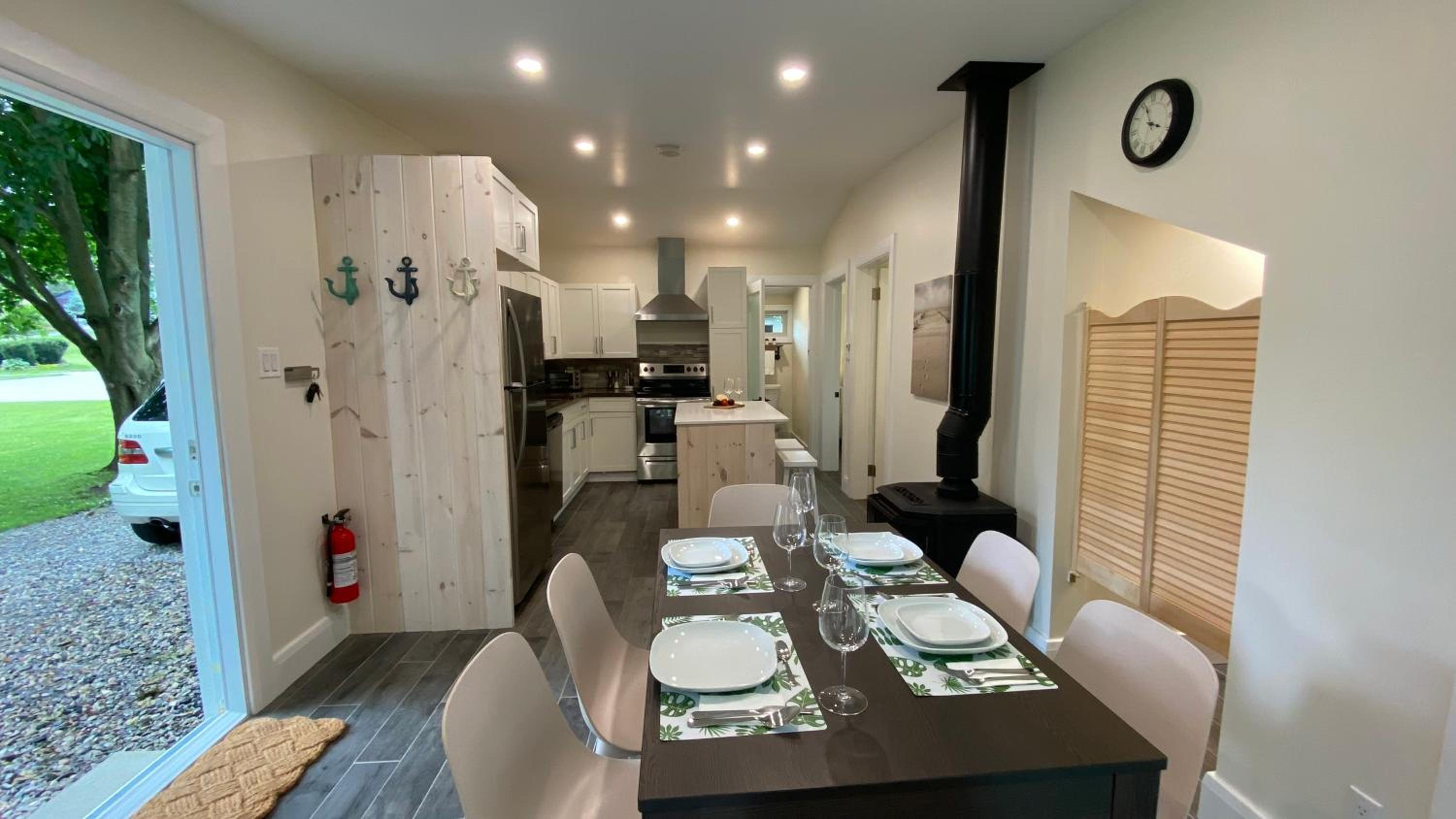 Disconnect From Reality/ River House/Hot Tub/Pet Friendly