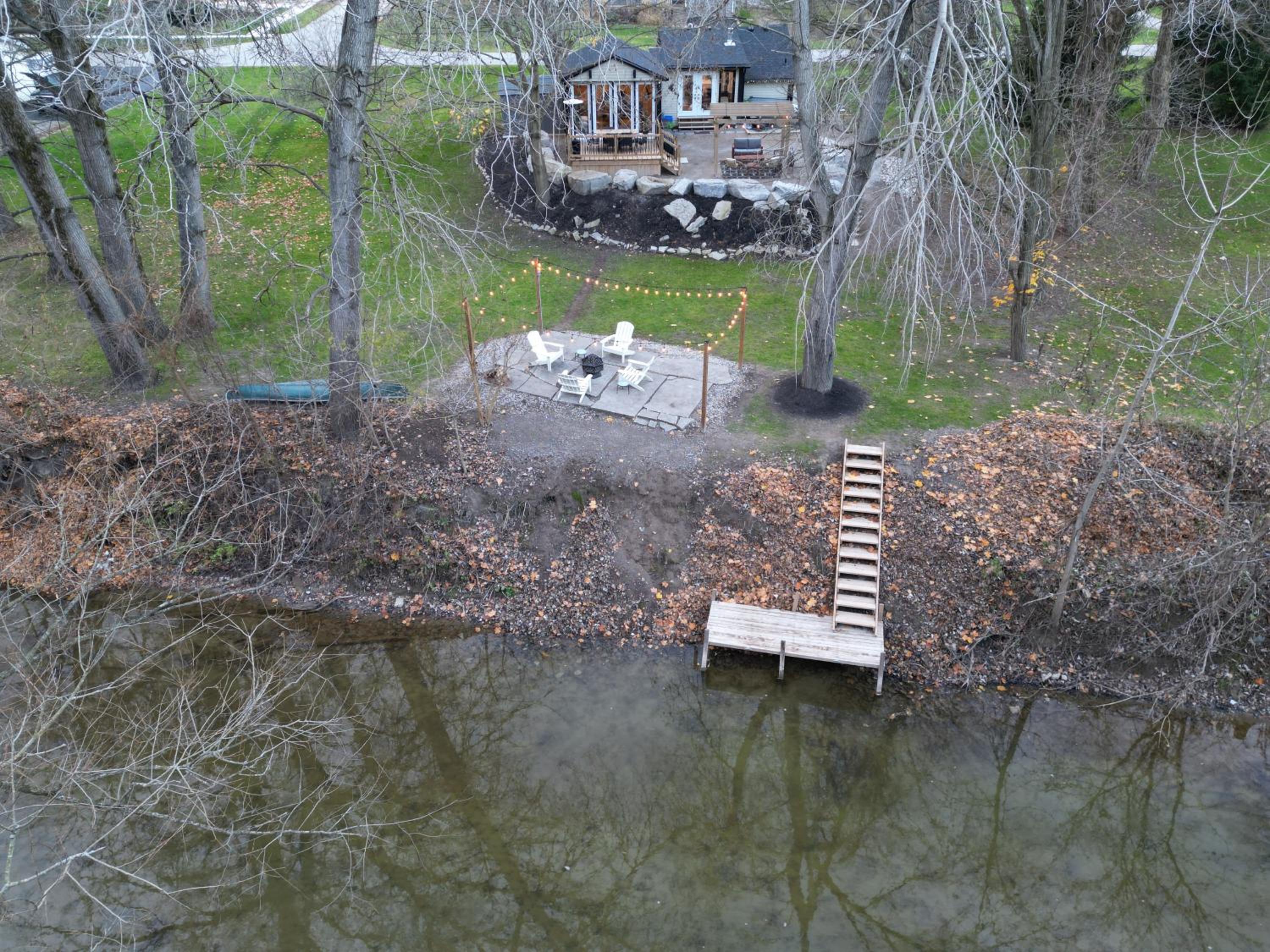 Disconnect From Reality/ River House/Hot Tub/Pet Friendly