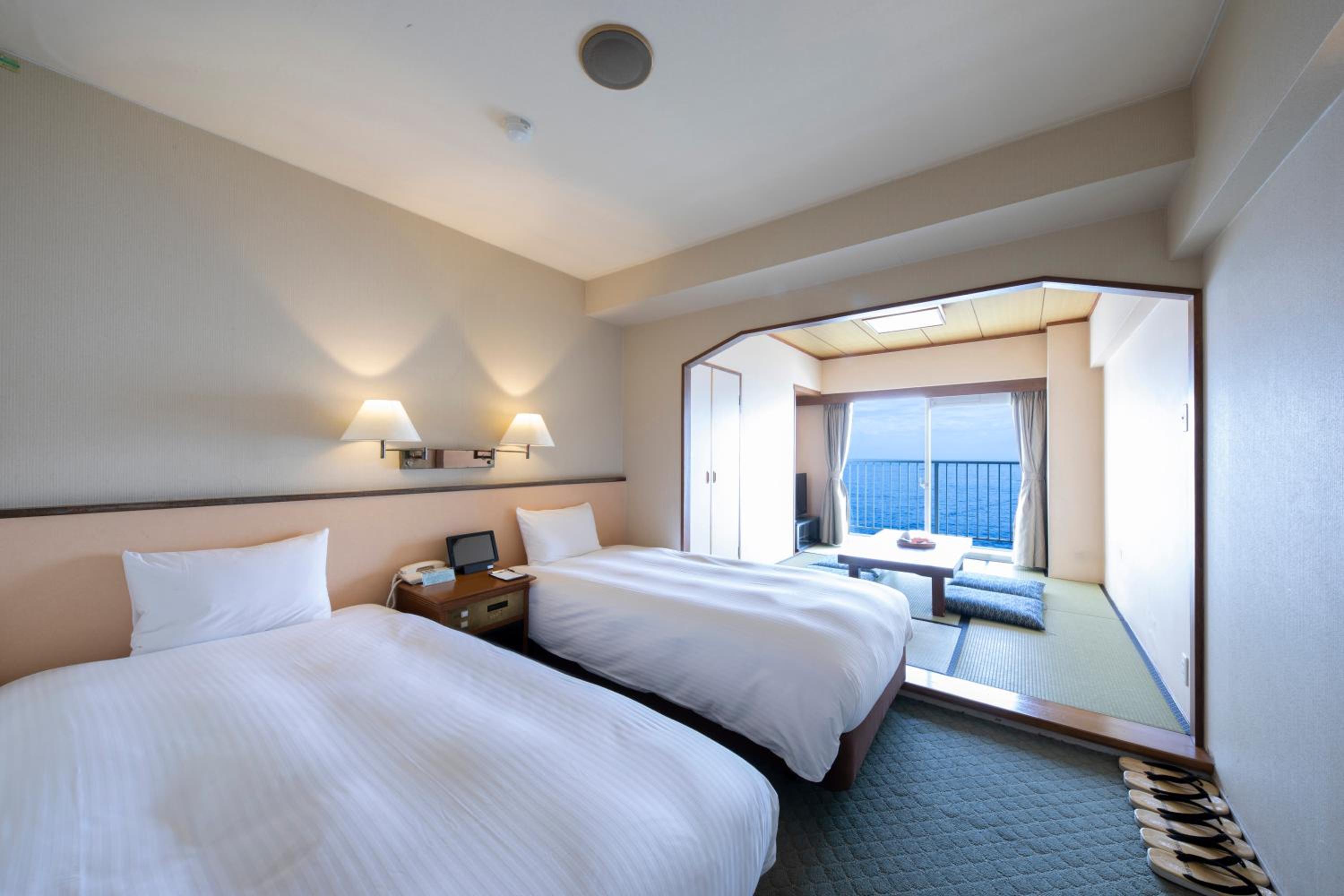Hotel Resorpia Atami view 4
