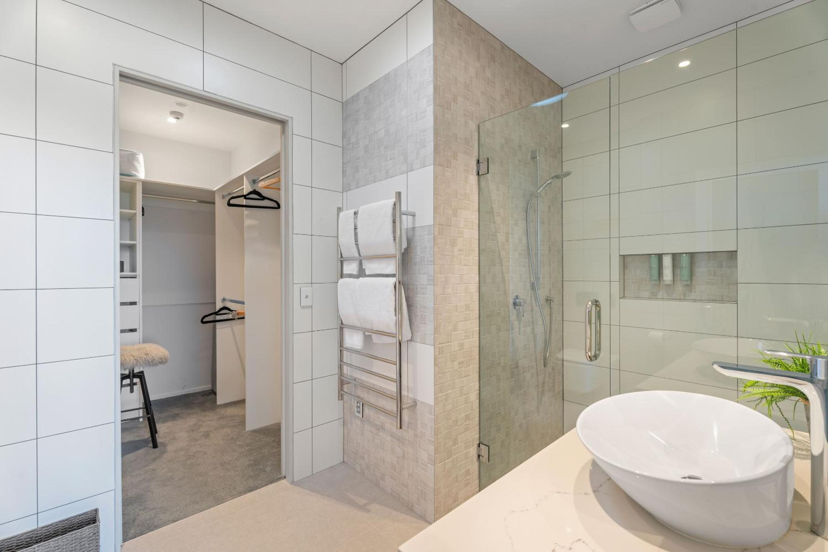 Chic Central Penthouse 3BM with Spa view 5
