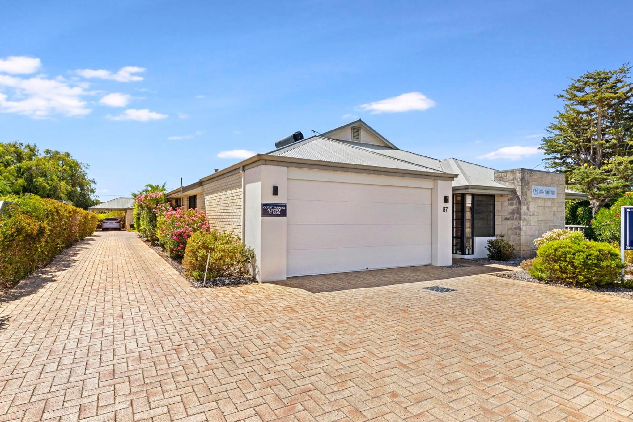 Baudins of Busselton Bed and Breakfast - Adults only