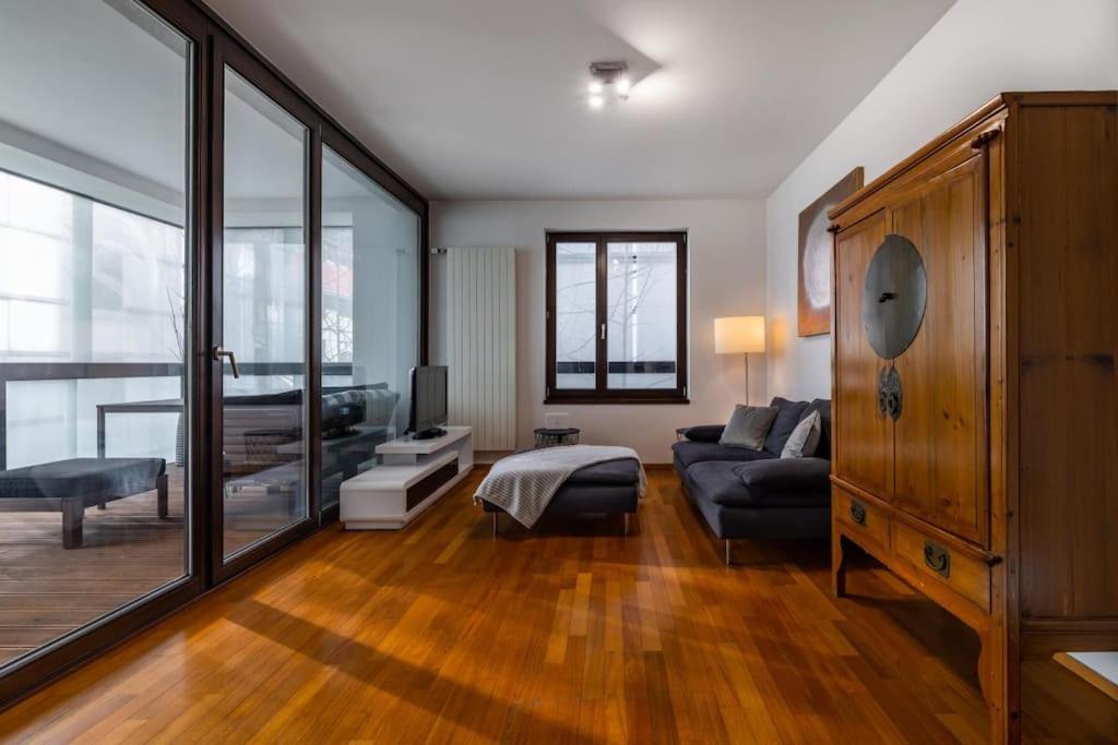 Modern spacious flat with a terrace and a parking