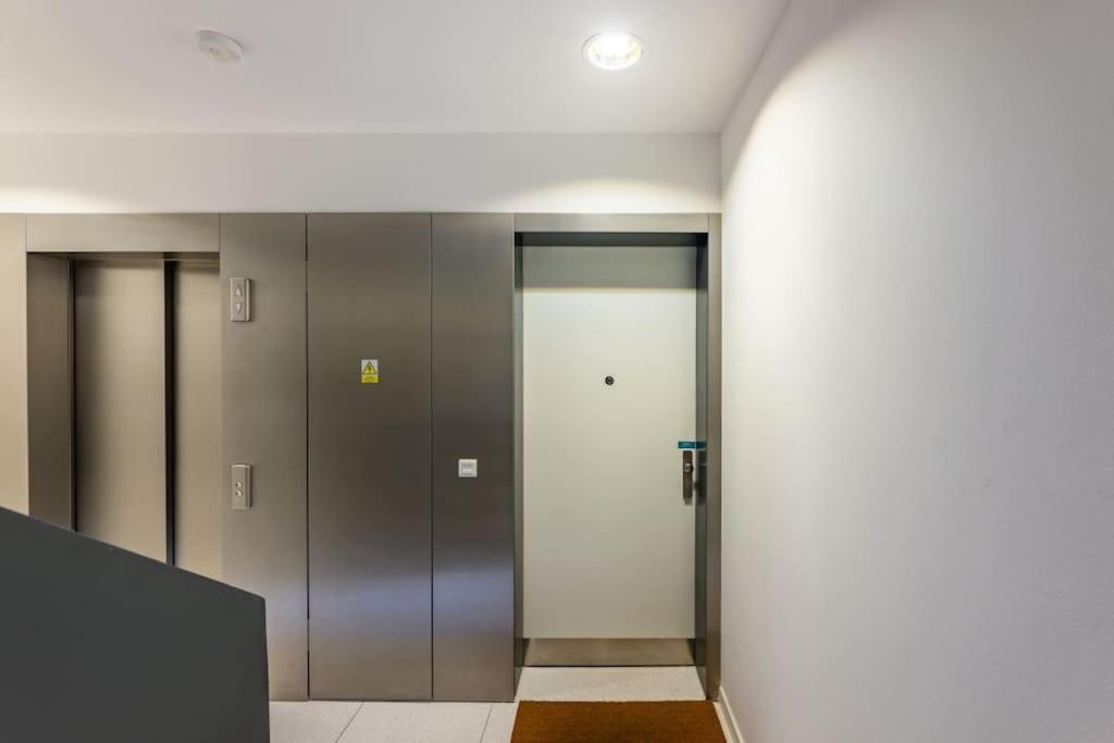 Modern spacious flat with a terrace and a parking