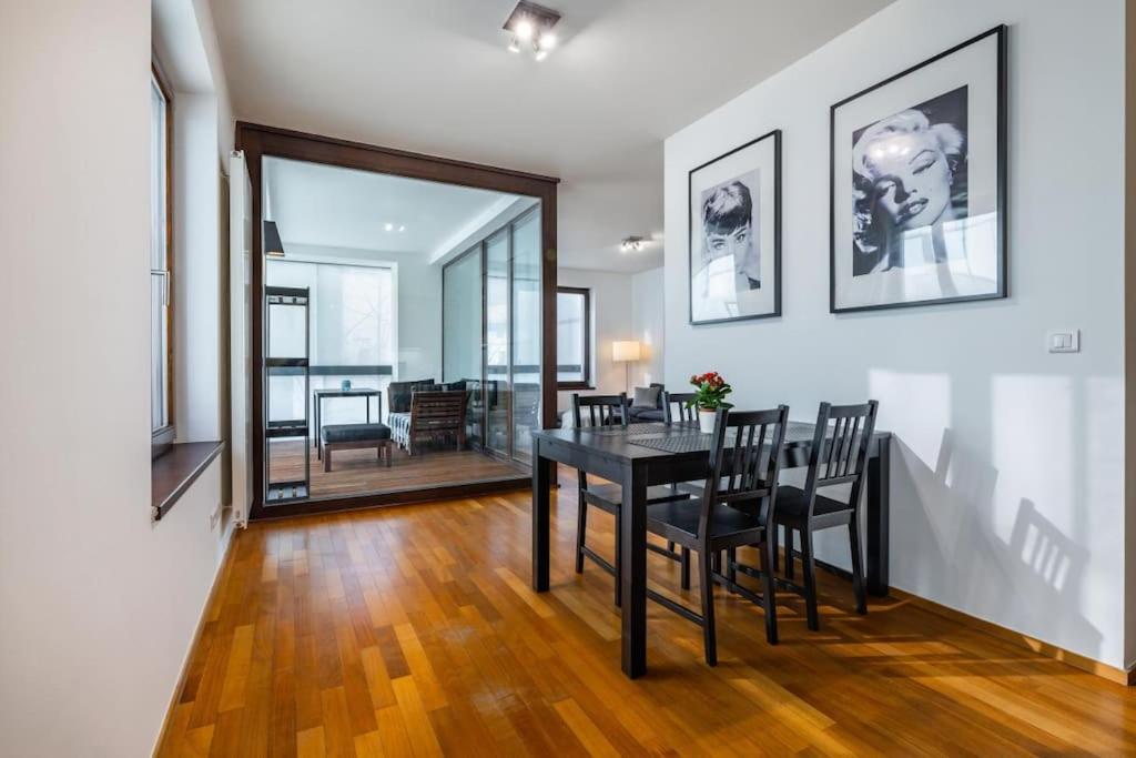 Modern spacious flat with a terrace and a parking