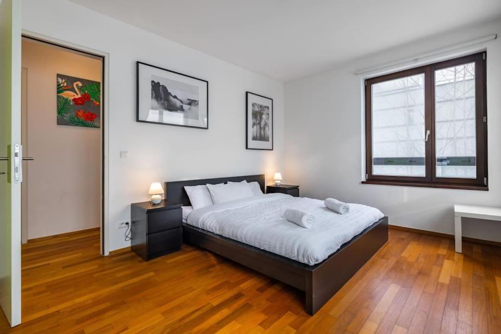 Modern spacious flat with a terrace and a parking
