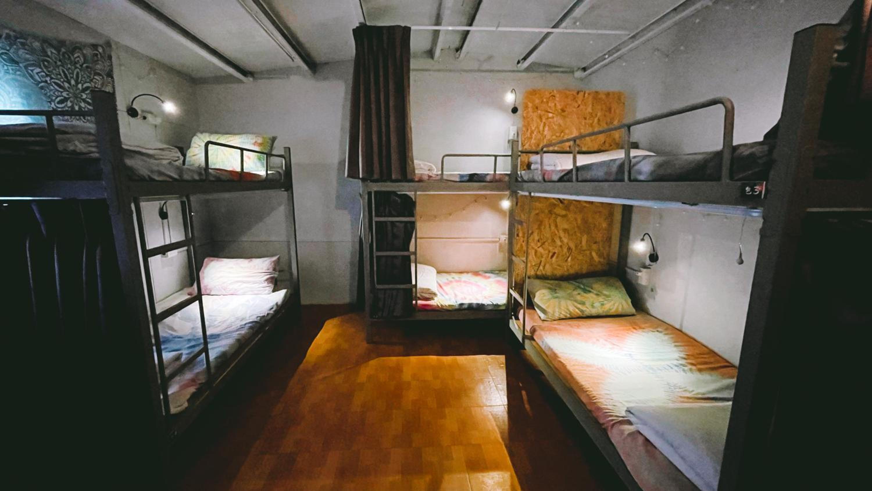氮醉潛水酒吧旅宿JoScubar Diving Hostel