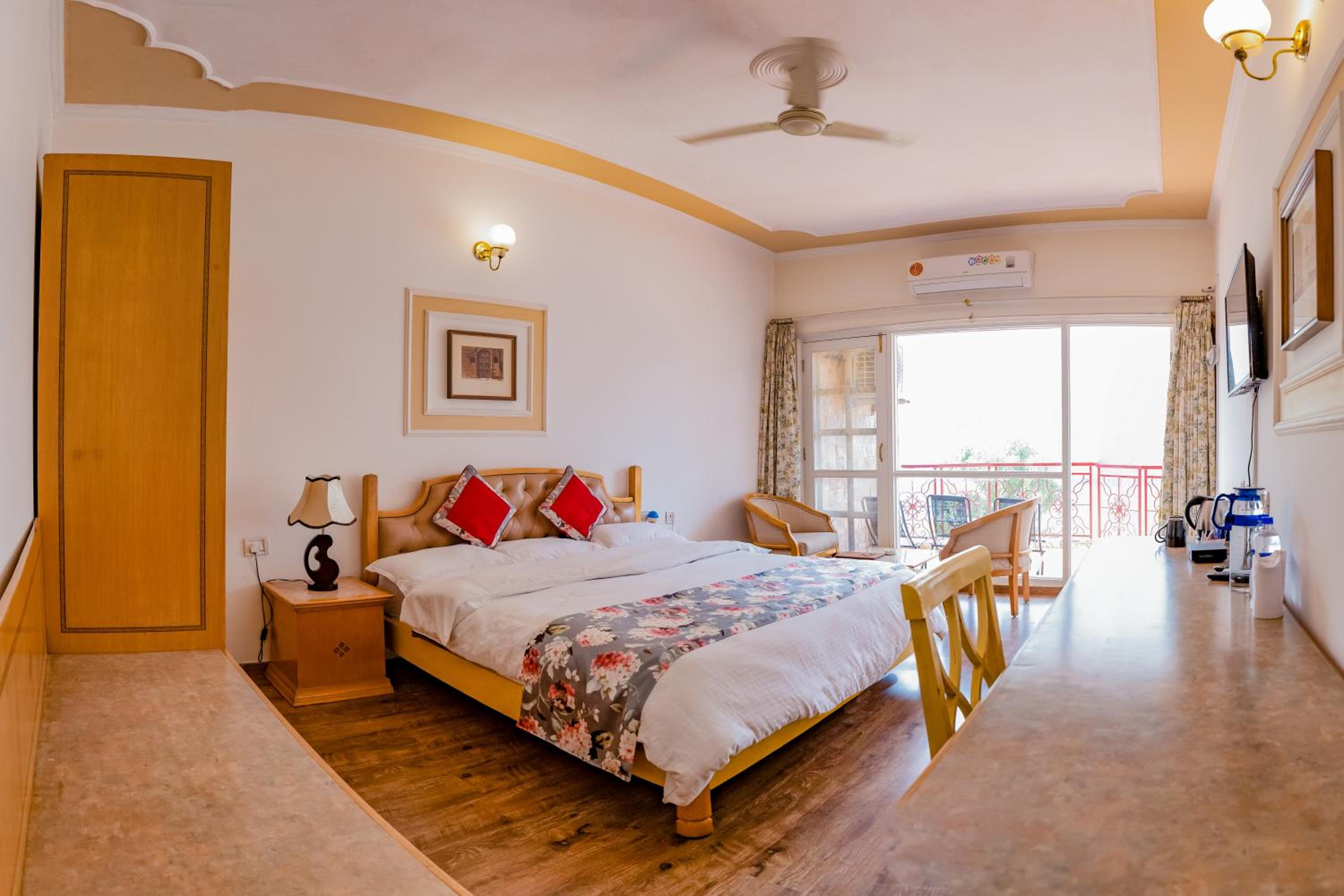 Neelesh Inn - Luxury Lake View Resort with Swimming Pool on Bhimtal Lake