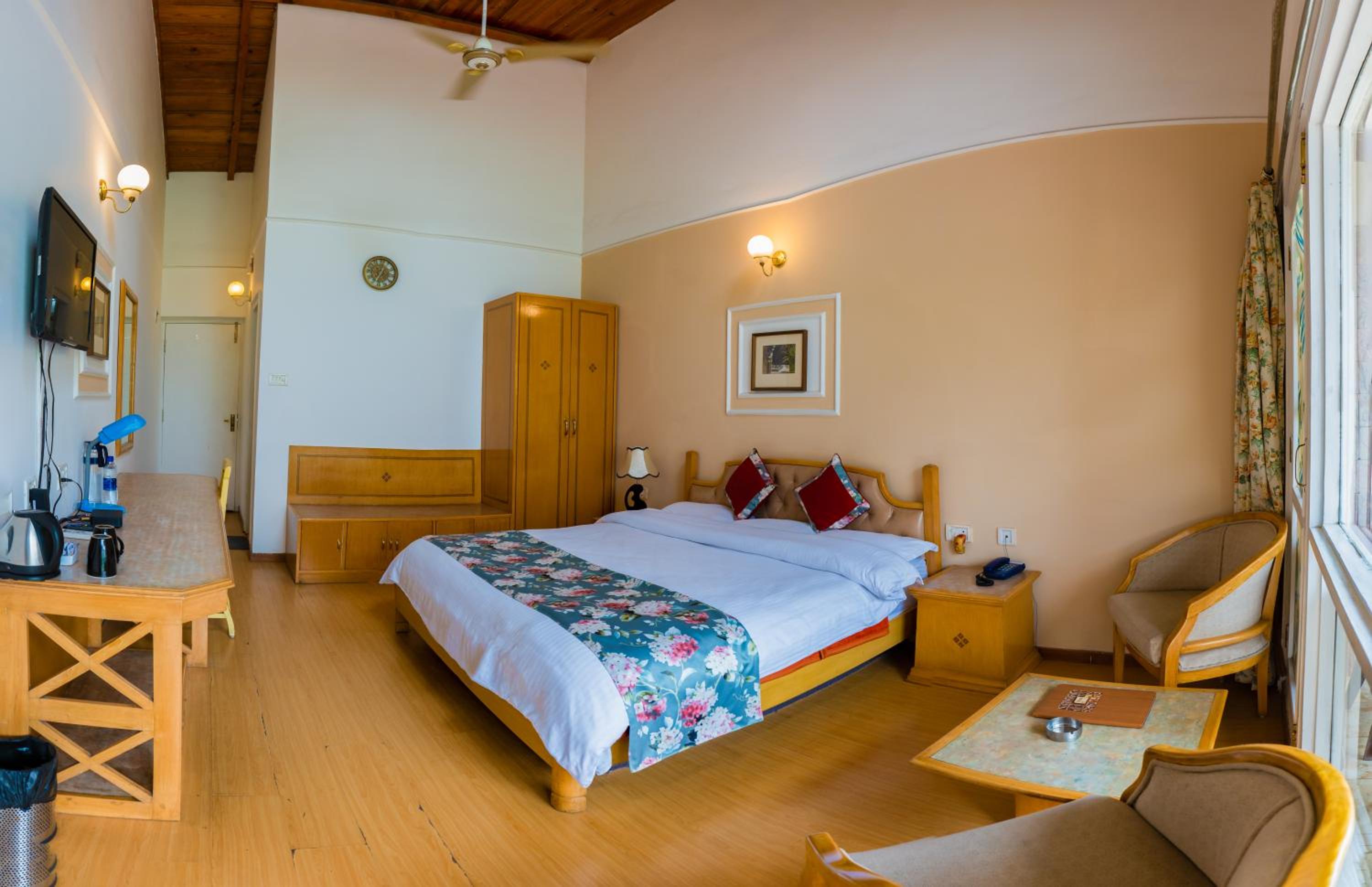 Neelesh Inn - Luxury Lake View Resort with Swimming Pool on Bhimtal Lake