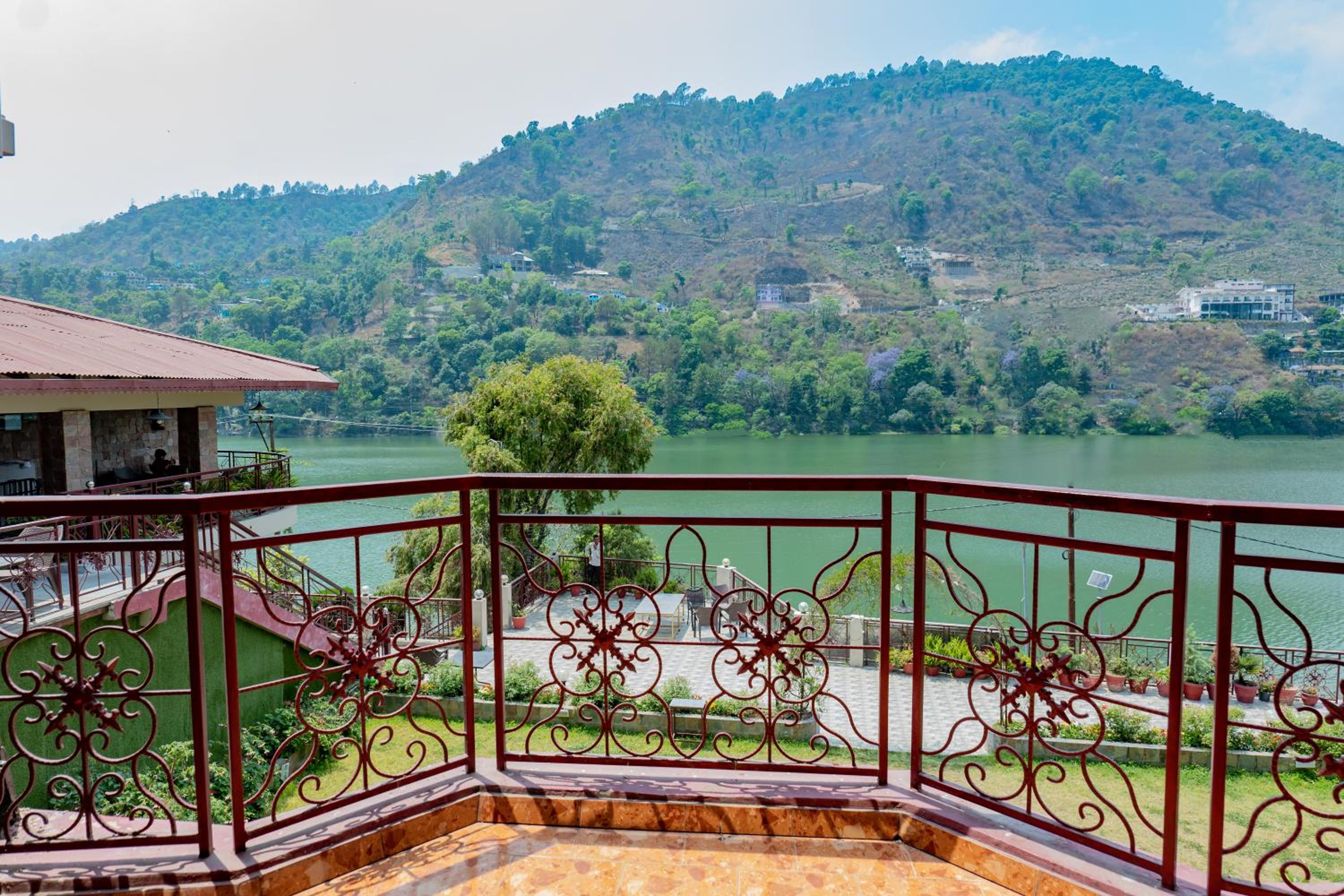 Neelesh Inn - Luxury Lake View Resort with Swimming Pool on Bhimtal Lake
