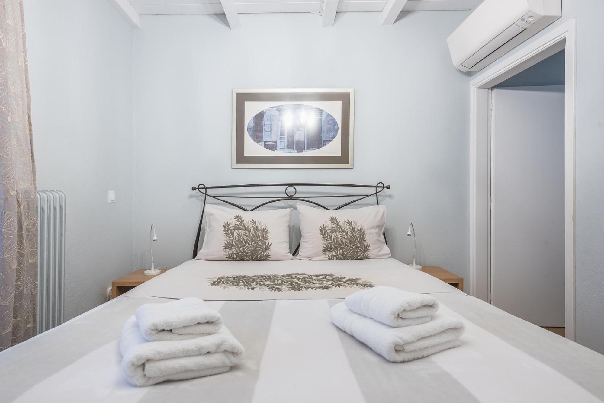 Athenian Niche in Plaka Villa by Athenian Homes